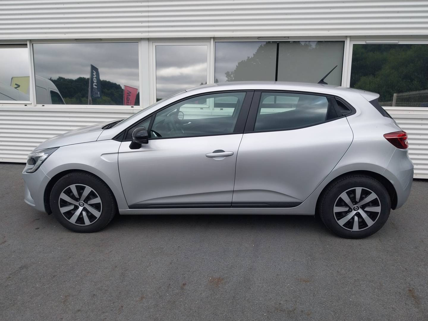 Vente en ligne Renault Clio 5 Clio TCe 90 au prix de 13 990 €