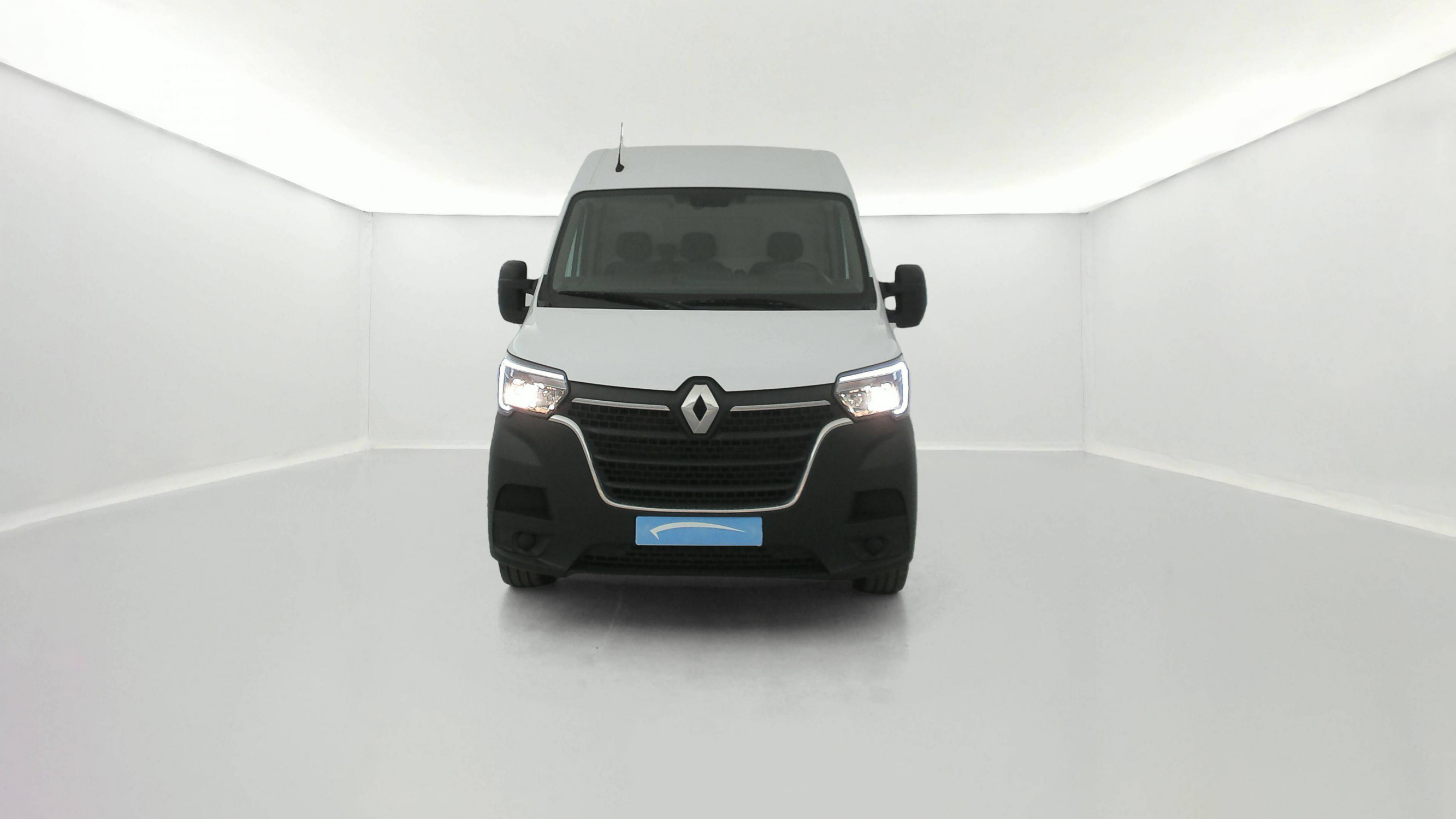 Vente en ligne Renault Master Fourgon MASTER FGN TRAC F3500 L2H2 BLUE DCI 135 au prix de 26 990 €