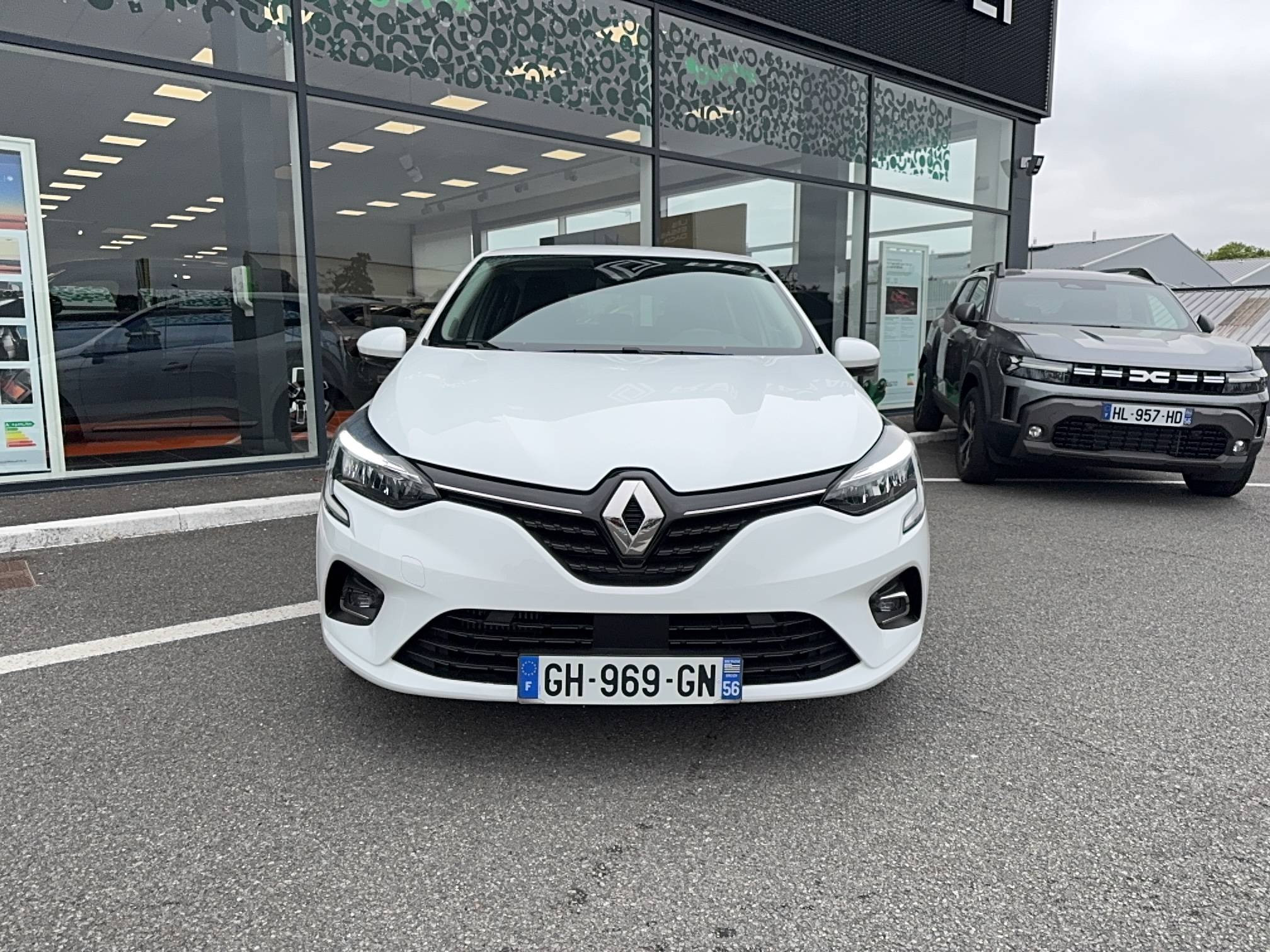 Vente en ligne Renault Clio 5 Clio TCe 90 - 21N au prix de 12 990 €