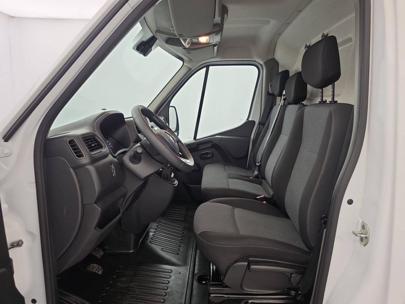 Vente en ligne Renault Master Fourgon MASTER FGN TRAC F3500 L3H3 BLUE DCI 135 au prix de 26 890 €