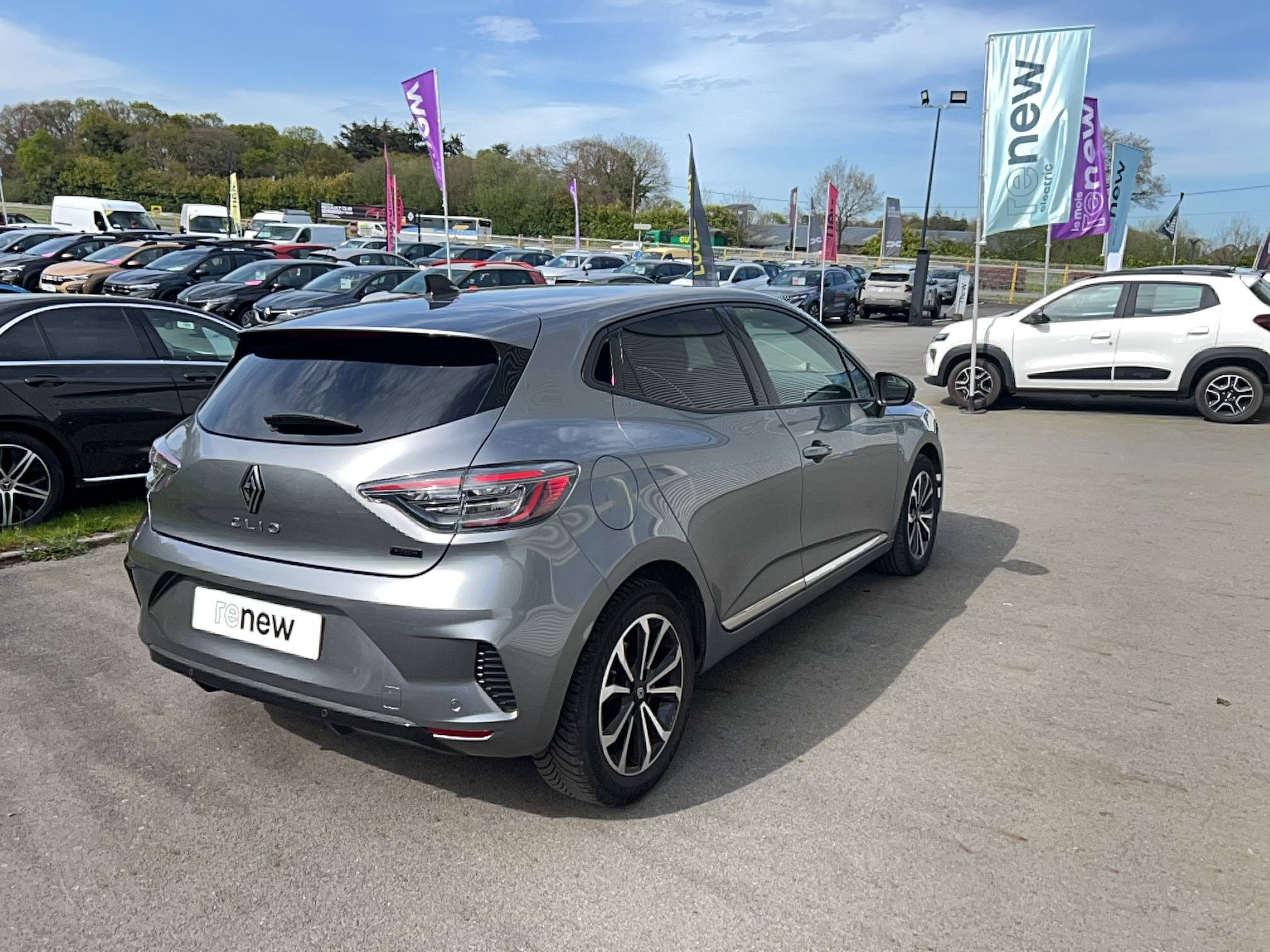 Vente en ligne Renault Clio 5 Clio E-Tech full hybrid 145 au prix de 18 590 €