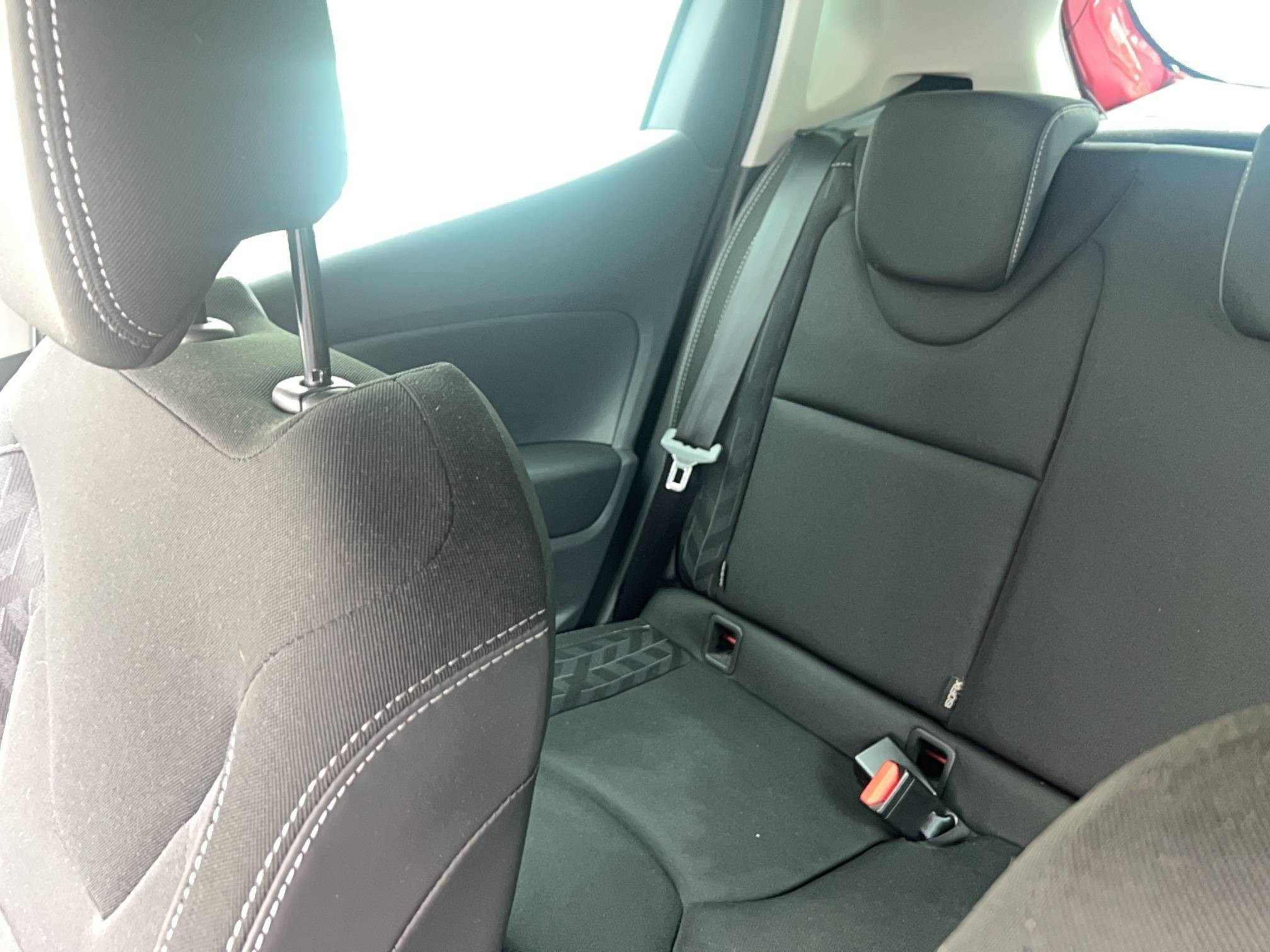 Vente en ligne Renault Clio 4 Clio TCe 90 E6C au prix de 10 590 €