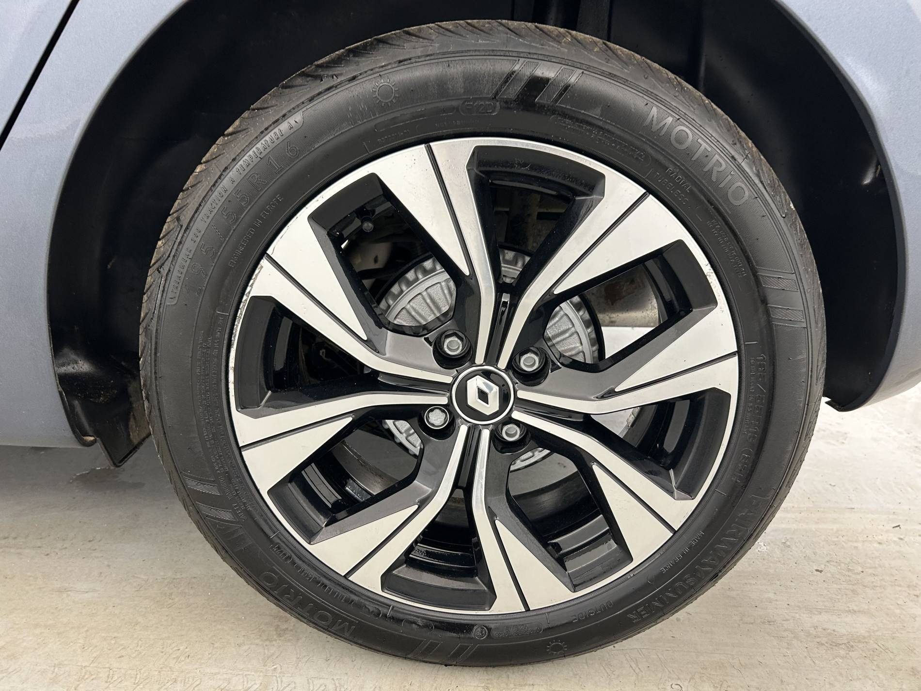 Vente en ligne Renault Clio 5 Clio TCe 90 - 21 au prix de 13 490 €