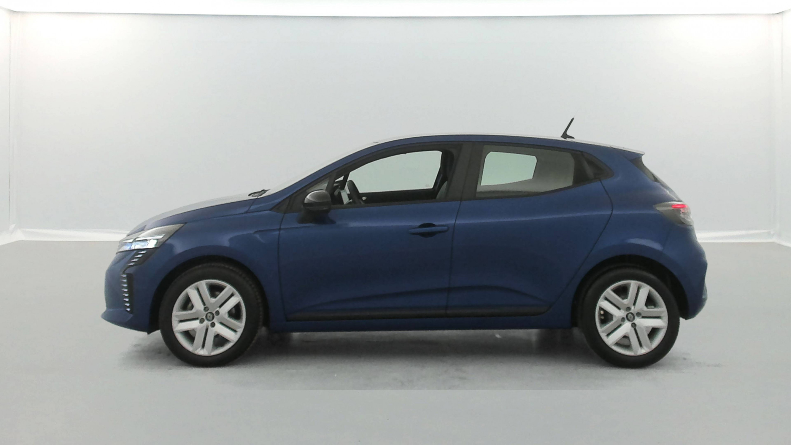 Vente en ligne Renault Clio 5 Clio Blue dCi 100 ch GSR2 au prix de 17 350 €