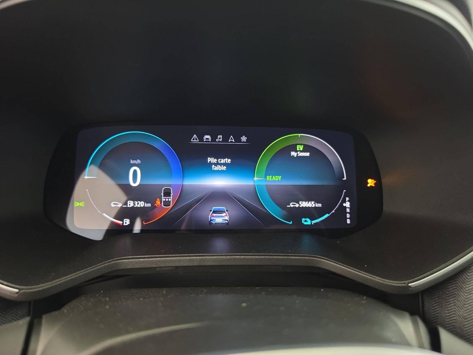 Vente en ligne Renault Clio 5 Clio E-Tech full hybrid 145 au prix de 17 590 €