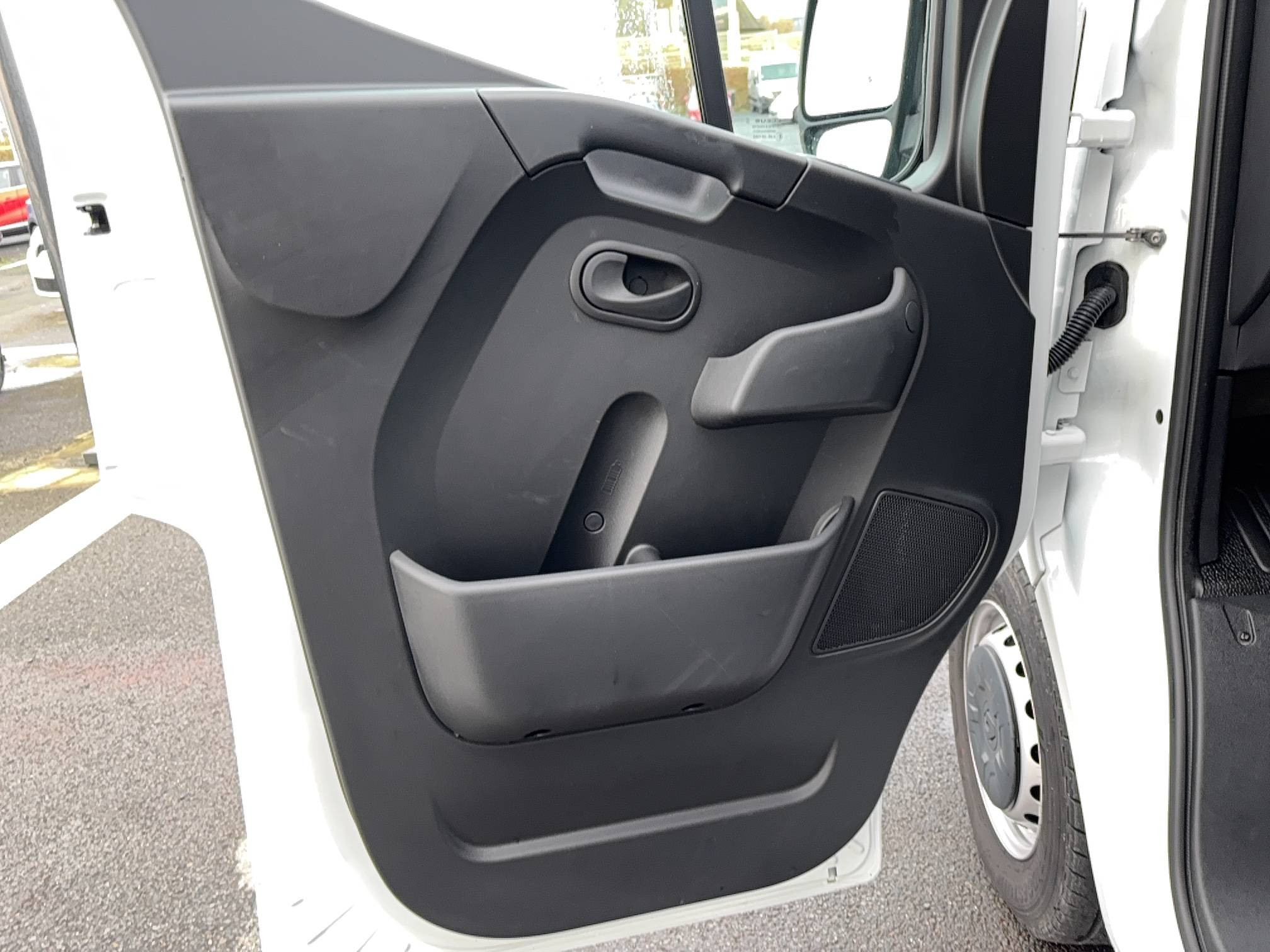 Vente en ligne Renault Master Fourgon MASTER FGN TRAC F3500 L2H2 BLUE DCI 135 au prix de 25 000 €