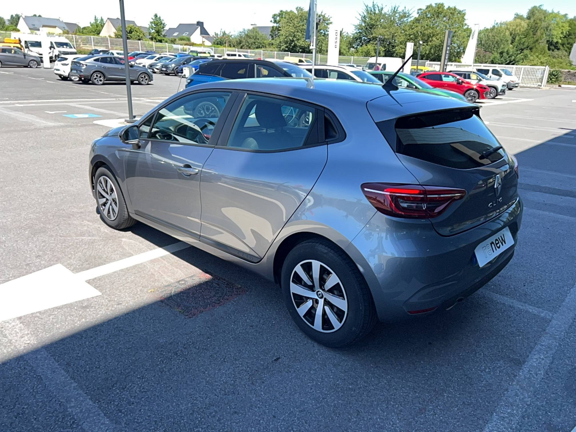 Vente en ligne Renault Clio 5 Clio TCe 90 au prix de 13 990 €