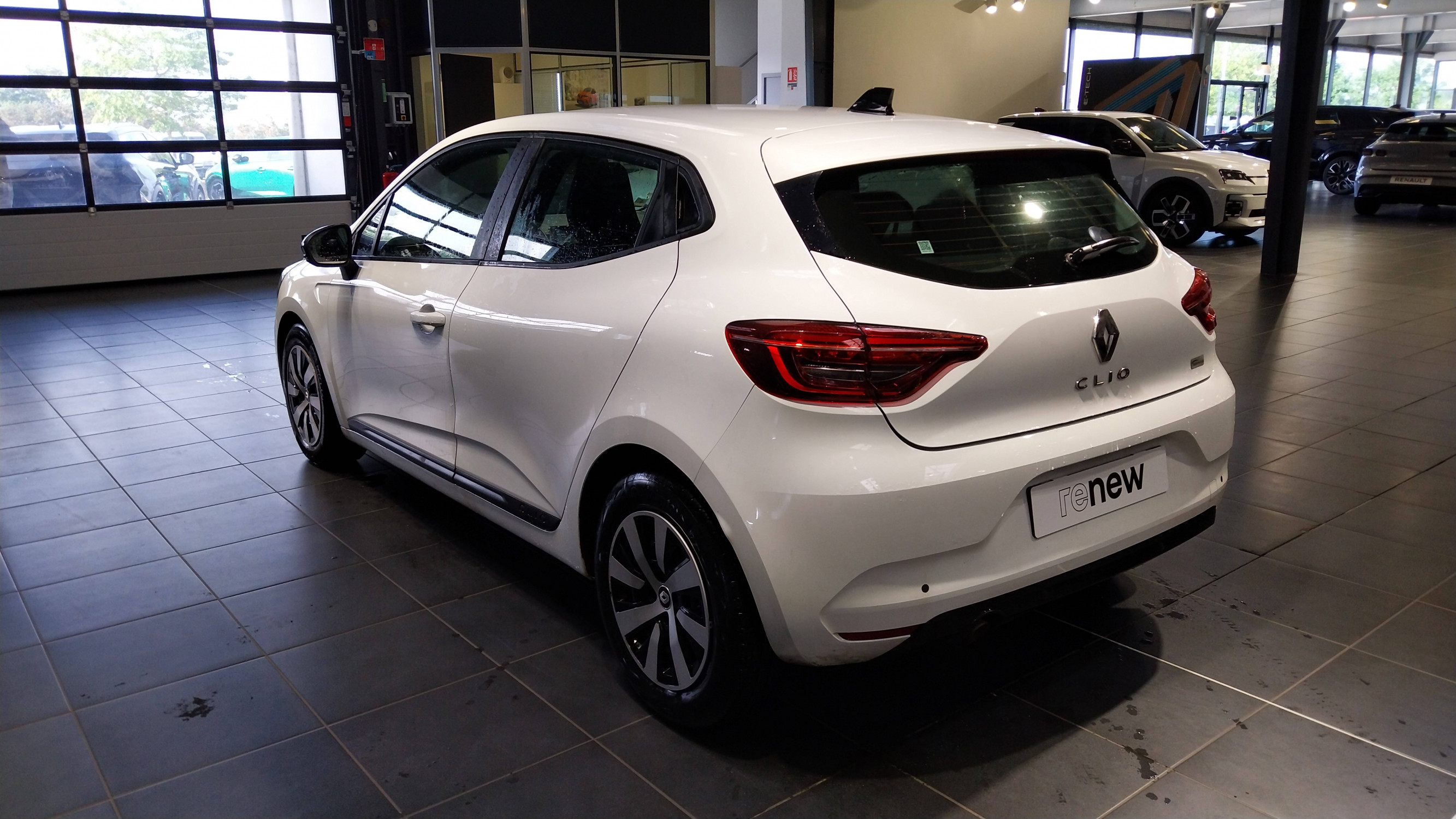 Vente en ligne Renault Clio 5 Clio TCe 90 au prix de 13 990 €