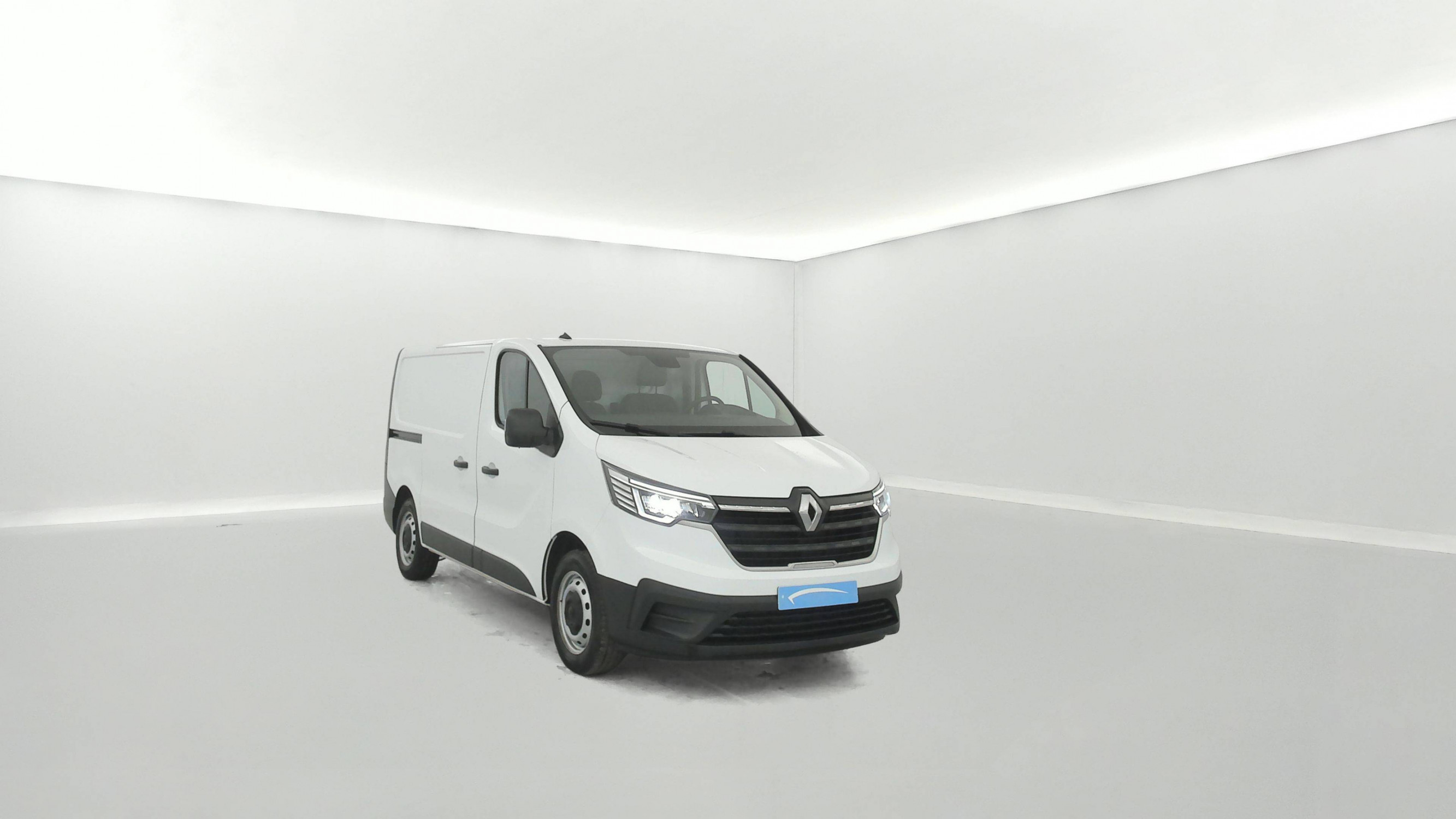 Vente en ligne Renault Trafic 3 Fourgon TRAFIC FGN L1H1 3000 KG BLUE DCI 130 au prix de 23 690 €