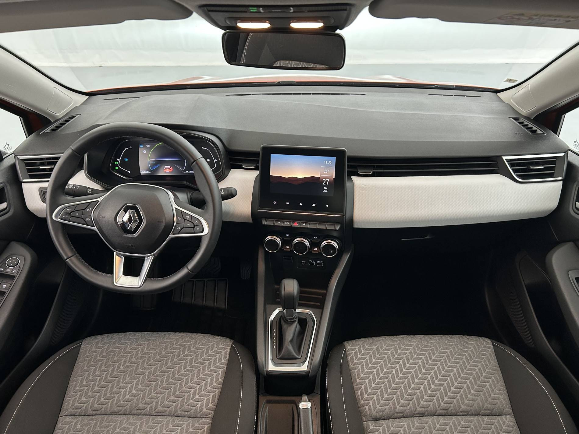 Vente en ligne Renault Clio 5 Clio E-Tech full hybrid 145 au prix de 17 390 €