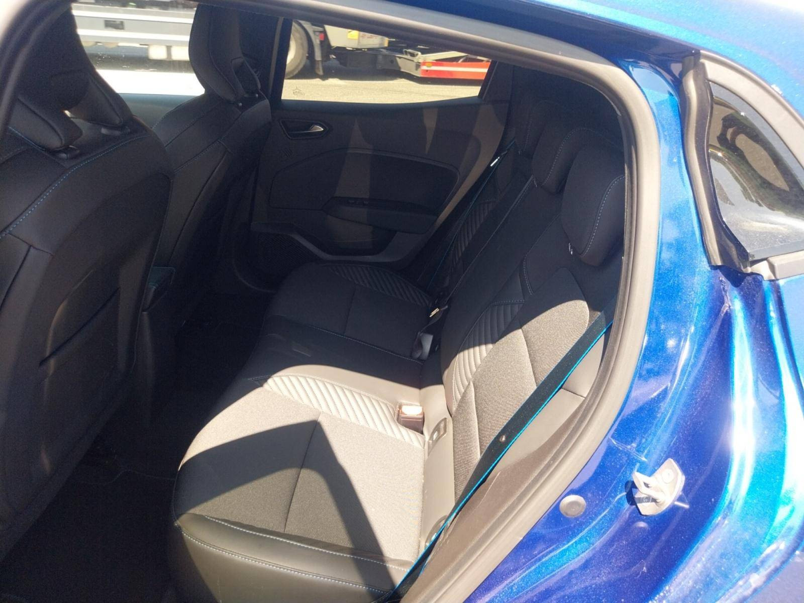 Vente en ligne Renault Clio 5 Clio E-Tech full hybrid 145 au prix de 21 990 €