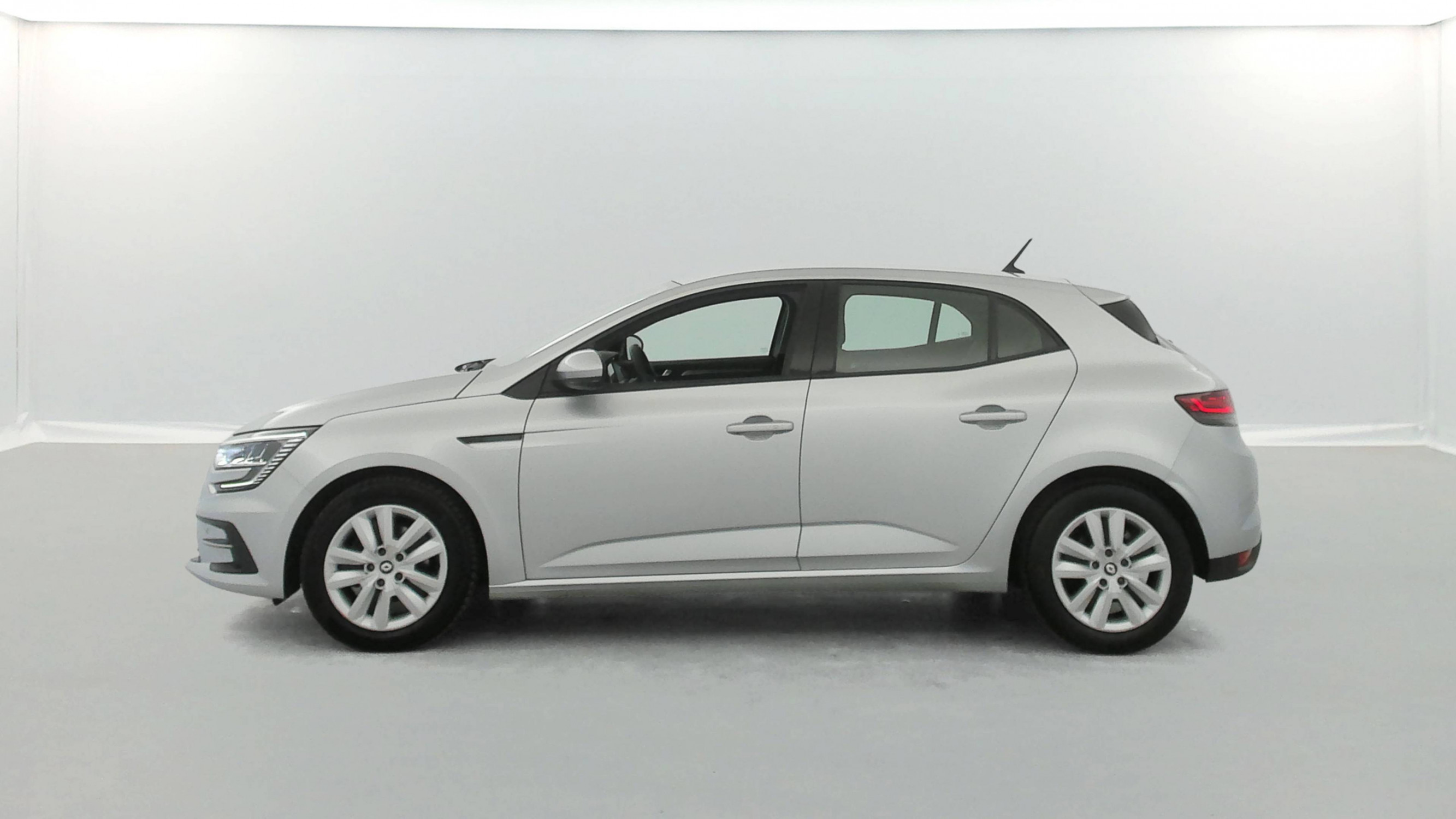 Vente en ligne Renault Megane 4  Blue dCi 115 EDC au prix de 13 990 €