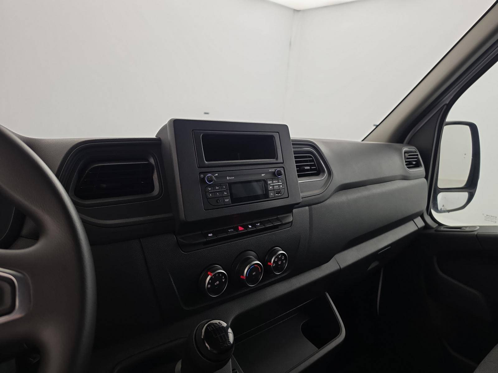 Vente en ligne Renault Master Fourgon MASTER FGN TRAC F3500 L3H3 BLUE DCI 135 au prix de 26 990 €