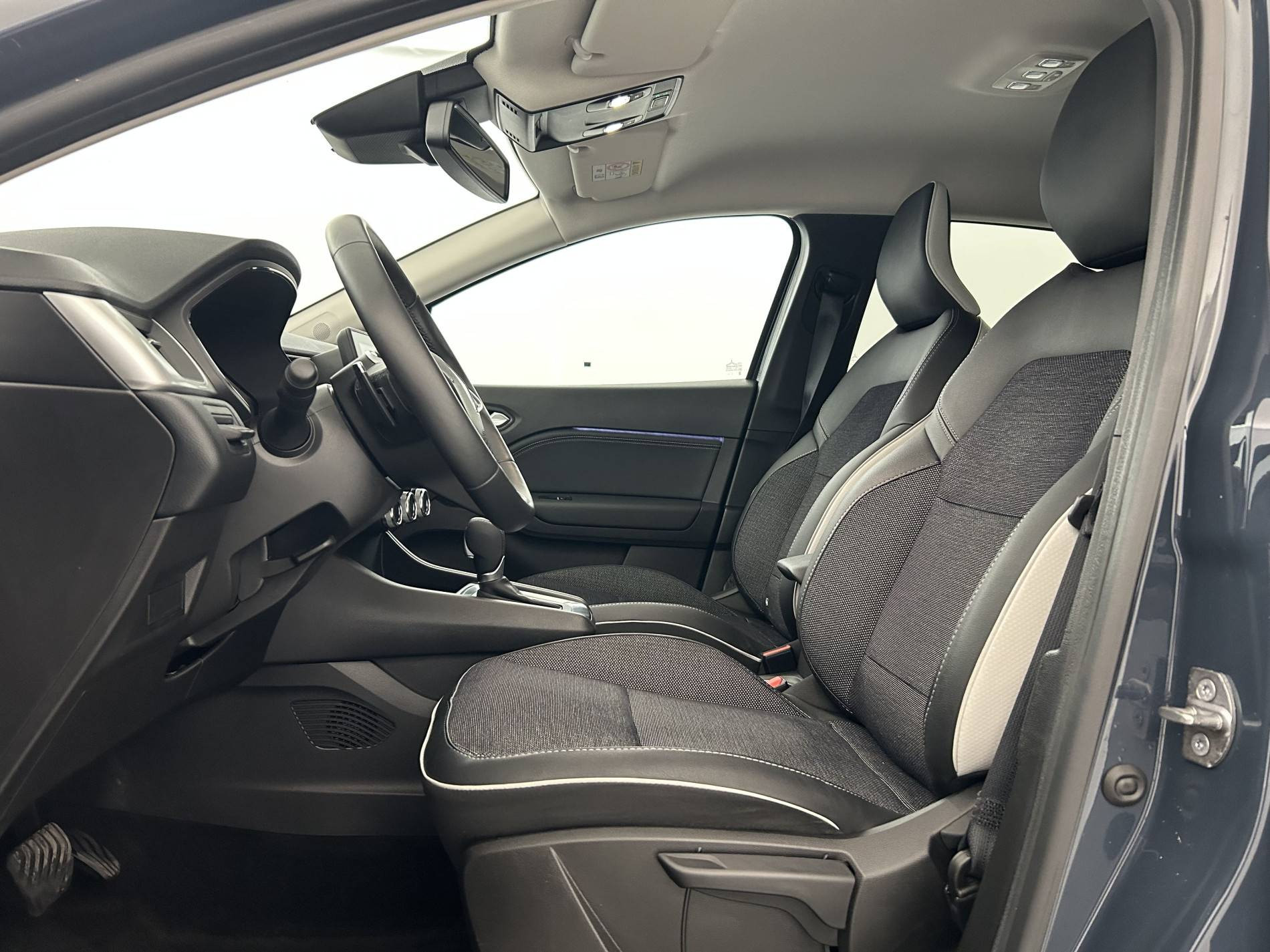 Vente en ligne Renault Captur  mild hybrid 160 EDC au prix de 20 490 €