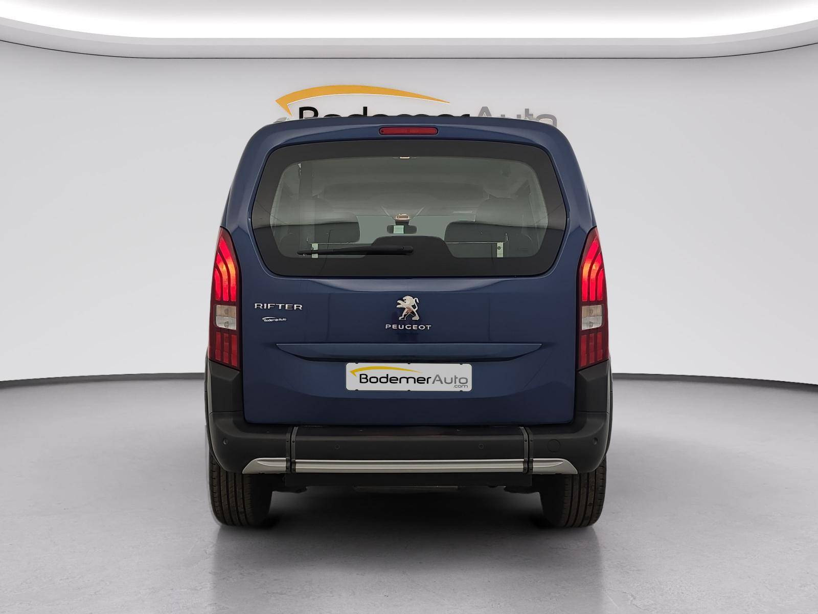 Vente en ligne Peugeot Rifter  Standard PureTech 110 S&S BVM6 au prix de 16 991 €