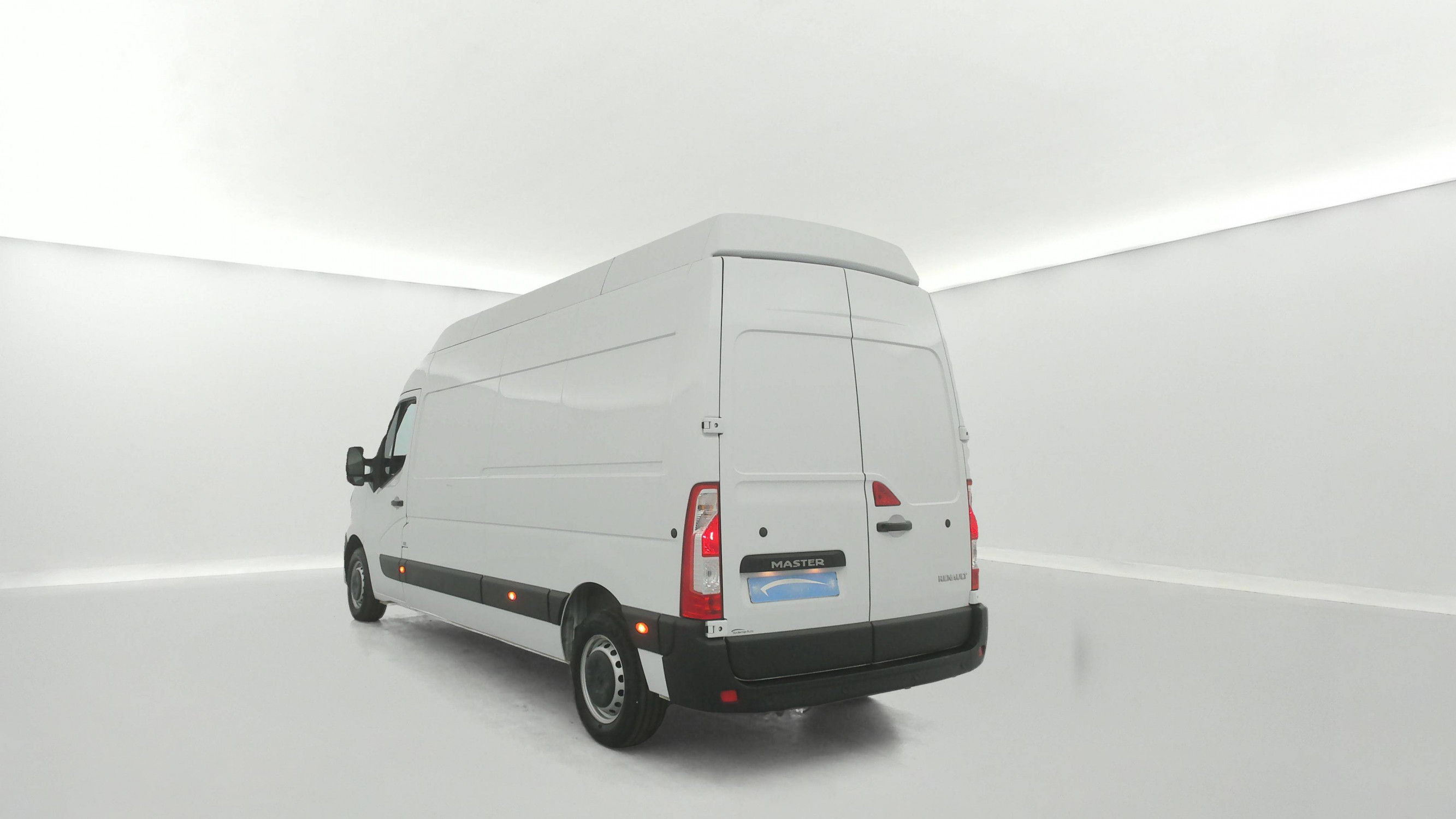 Vente en ligne Renault Master Fourgon MASTER FGN TRAC F3500 L3H3 BLUE DCI 135 au prix de 27 000 €