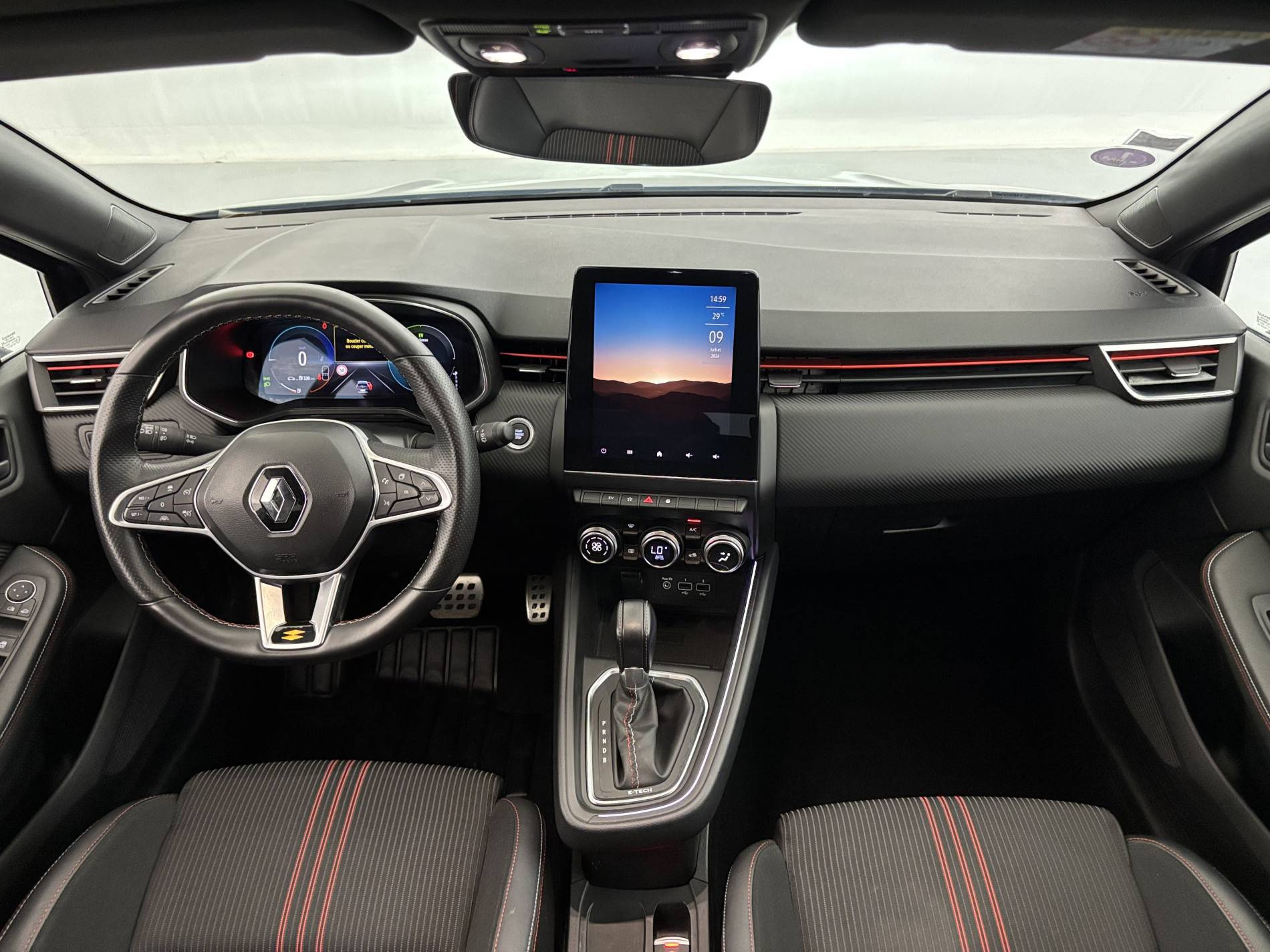 Vente en ligne Renault Clio 5 Clio E-Tech 140 - 21N au prix de 17 990 €