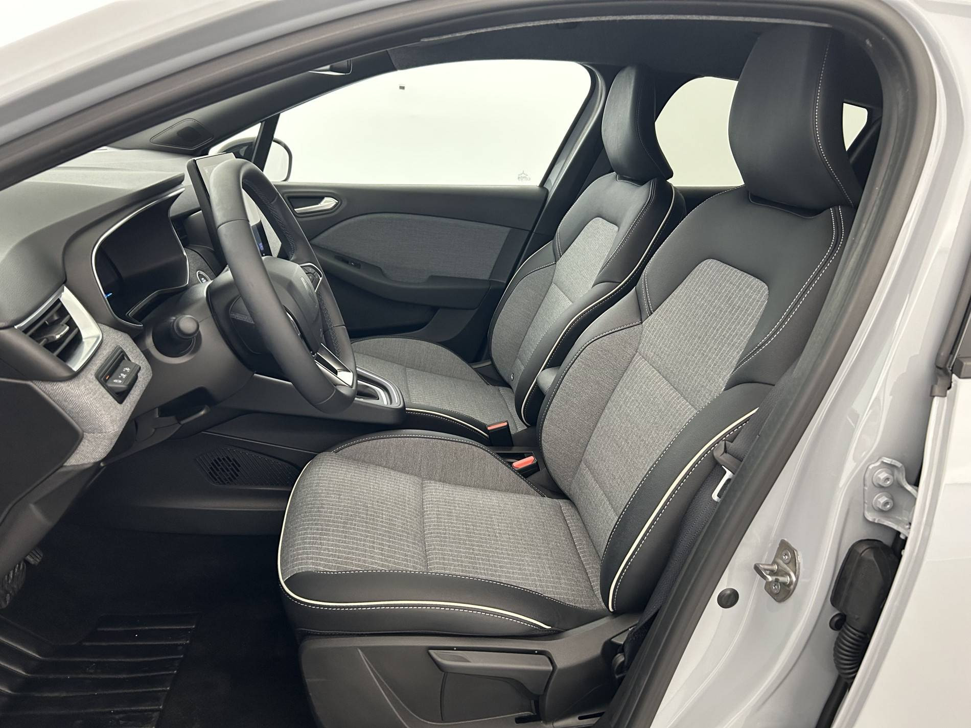 Vente en ligne Renault Clio 5 Clio E-Tech full hybrid 145 au prix de 21 990 €