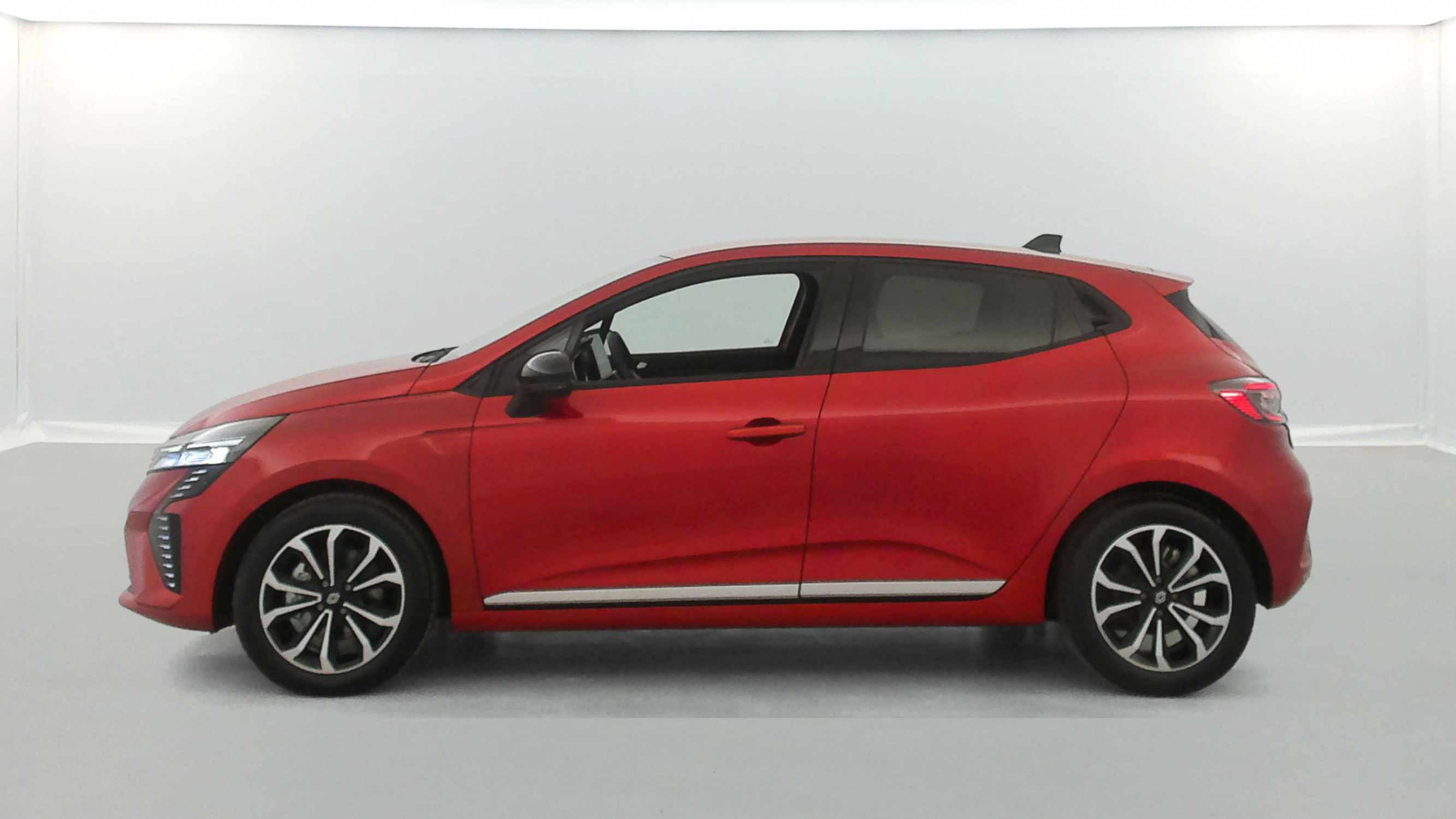 Vente en ligne Renault Clio 5 Clio E-Tech full hybrid 145 ch GSR2 au prix de 22 690 €