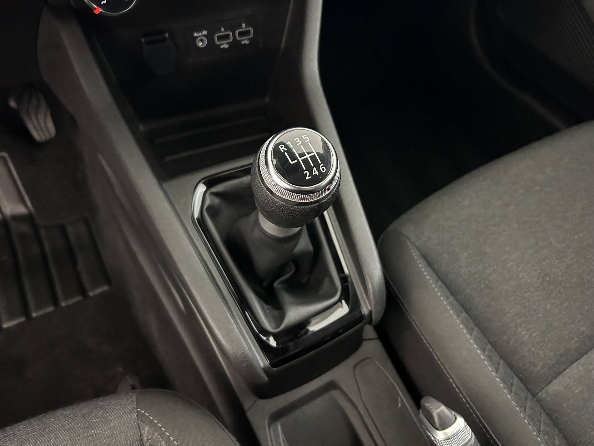 Vente en ligne Renault Clio 5 Clio TCe 90 au prix de 13 480 €