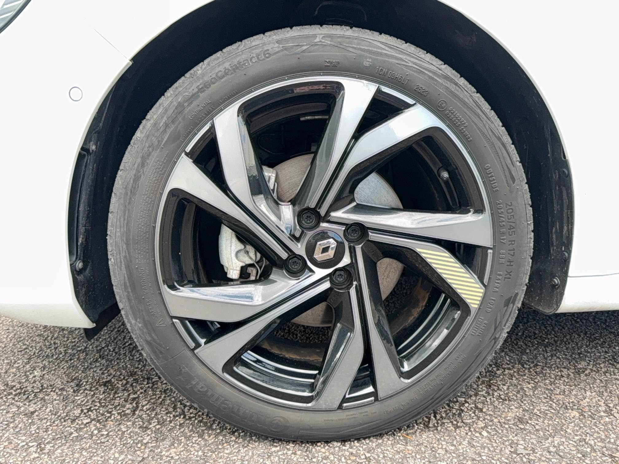 Vente en ligne Renault Clio 5 Clio E-Tech full hybrid 145 au prix de 18 990 €