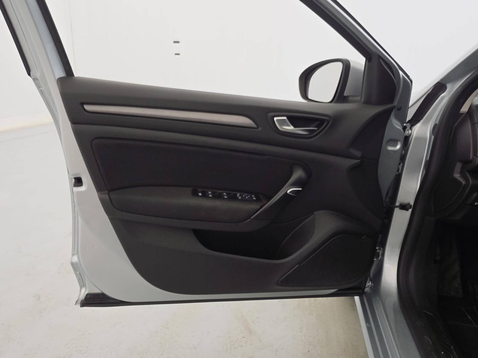 Vente en ligne Renault Megane 4  TCe 140 au prix de 15 490 €