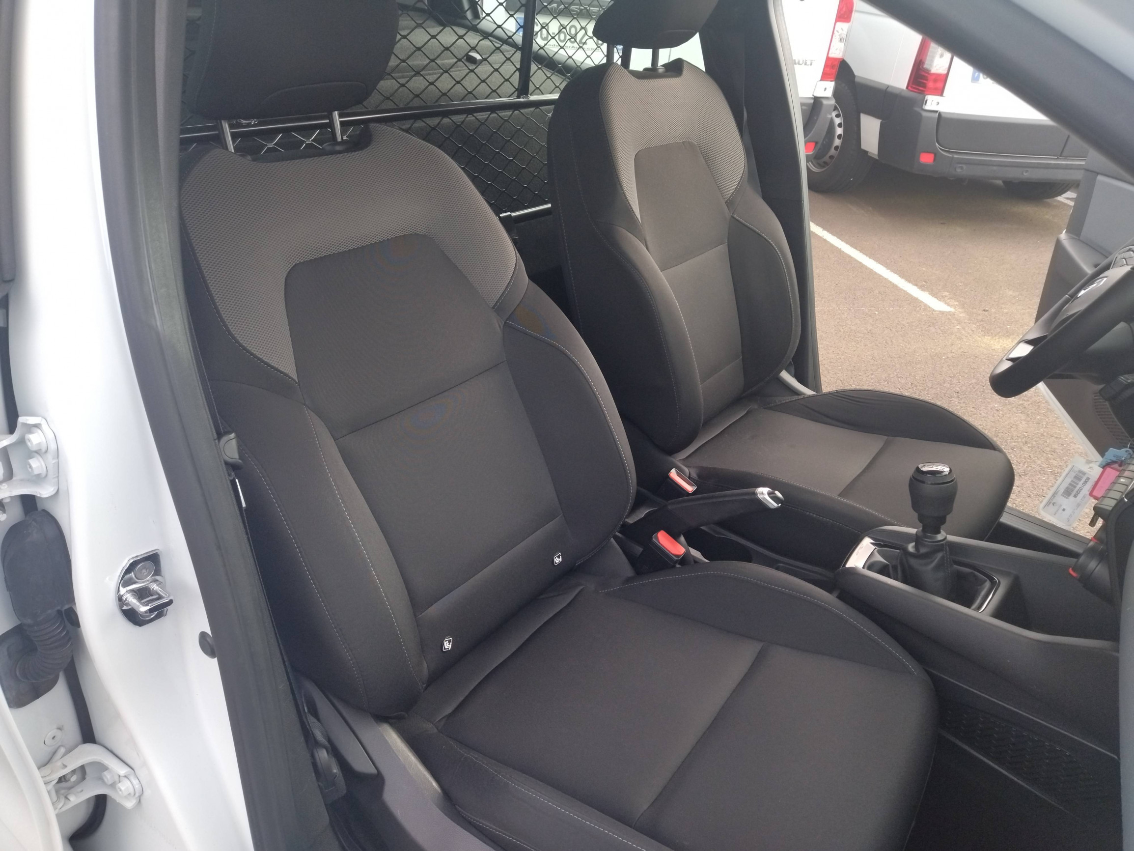 Vente en ligne Renault Clio 5 CLIO SOCIETE BLUE DCI 85 au prix de 12 588 €