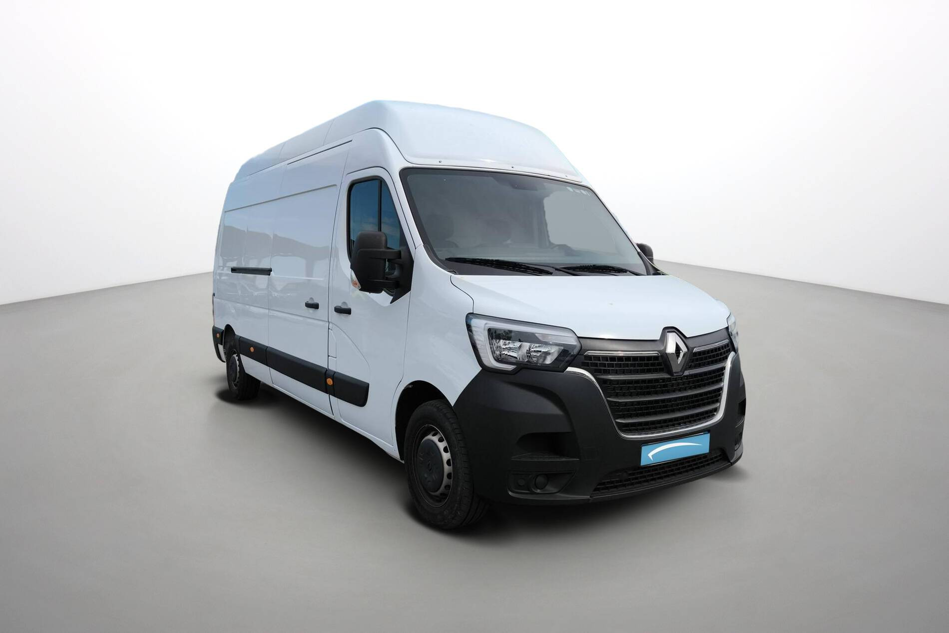 Vente en ligne Renault Master Fourgon MASTER FGN TRAC F3500 L3H3 BLUE DCI 135 au prix de 29 790 €