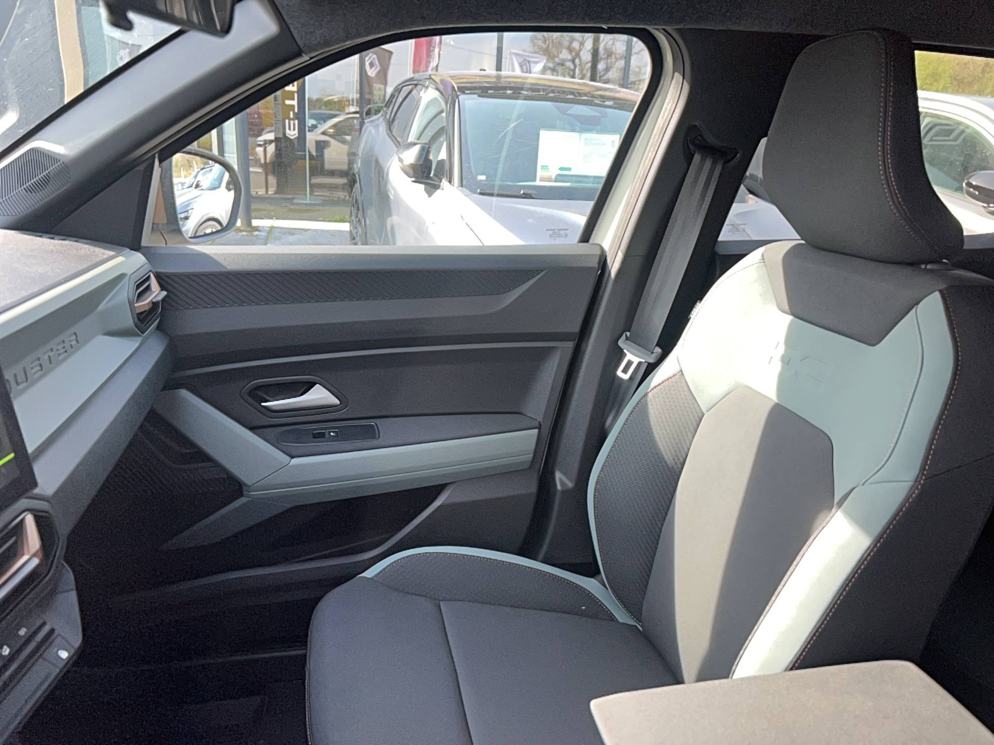 Vente en ligne Dacia Duster  Hybrid-G 150 4x4 au prix de 32 600 €
