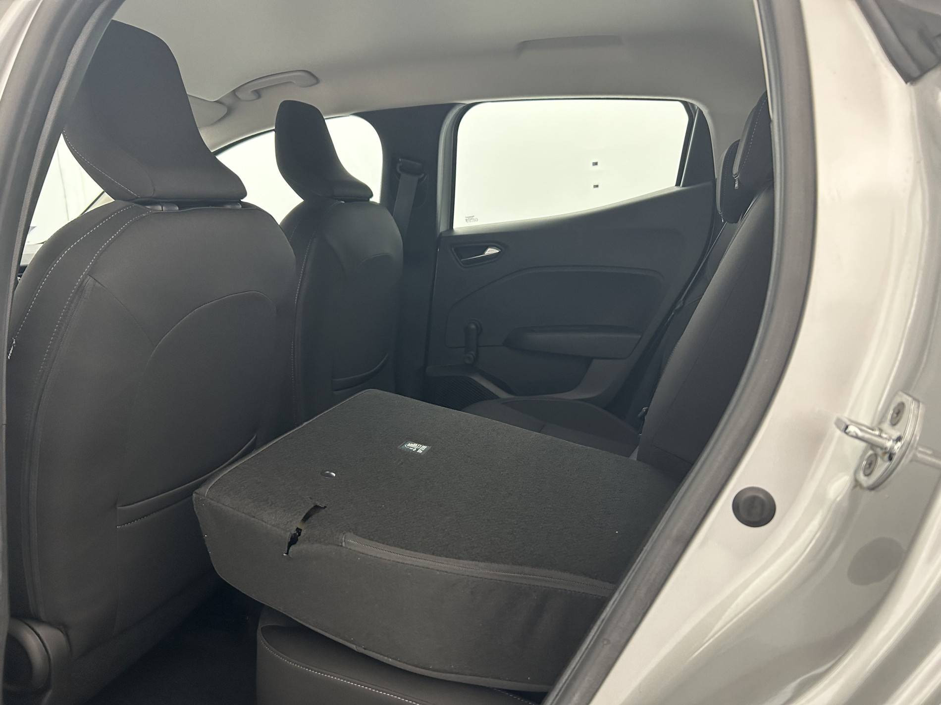 Vente en ligne Renault Clio 5 Clio E-Tech 140 - 21N au prix de 14 490 €