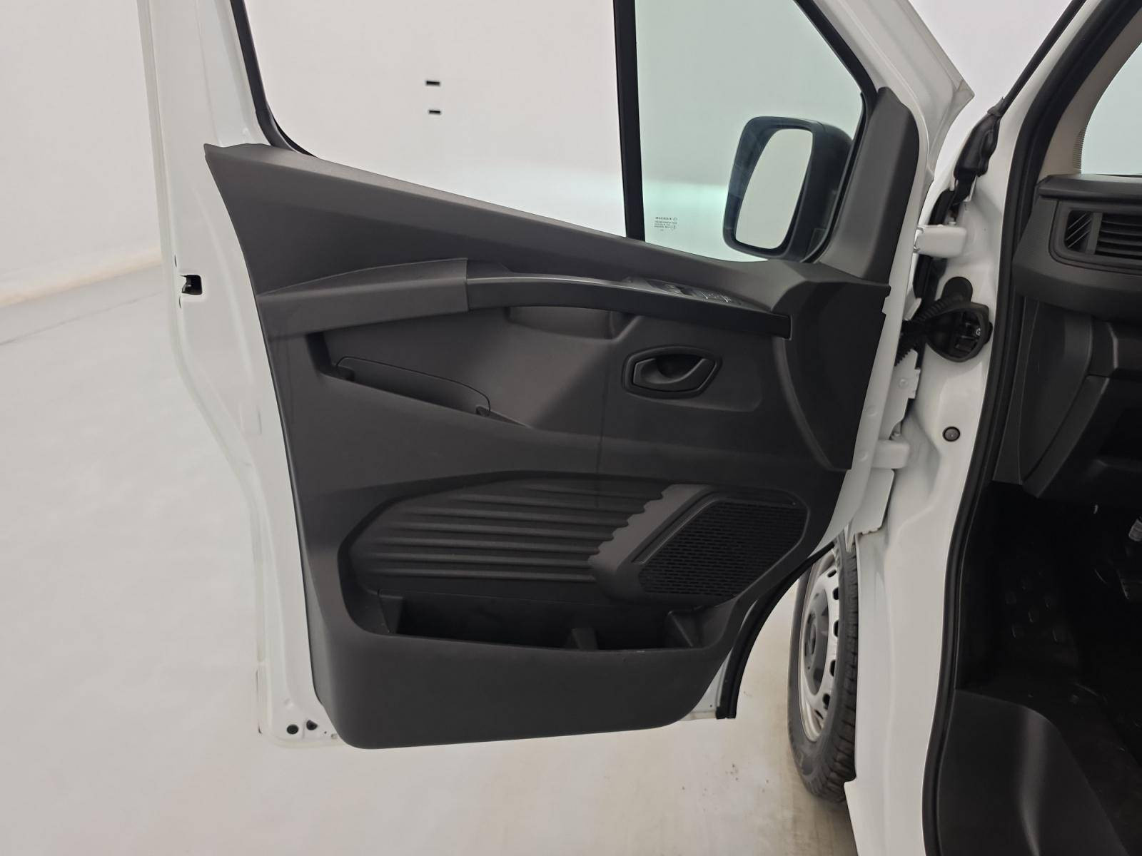 Vente en ligne Renault Trafic 3 Fourgon TRAFIC FG BLUE DCI 130 L1H1 3T GSR2 au prix de 22 900 €
