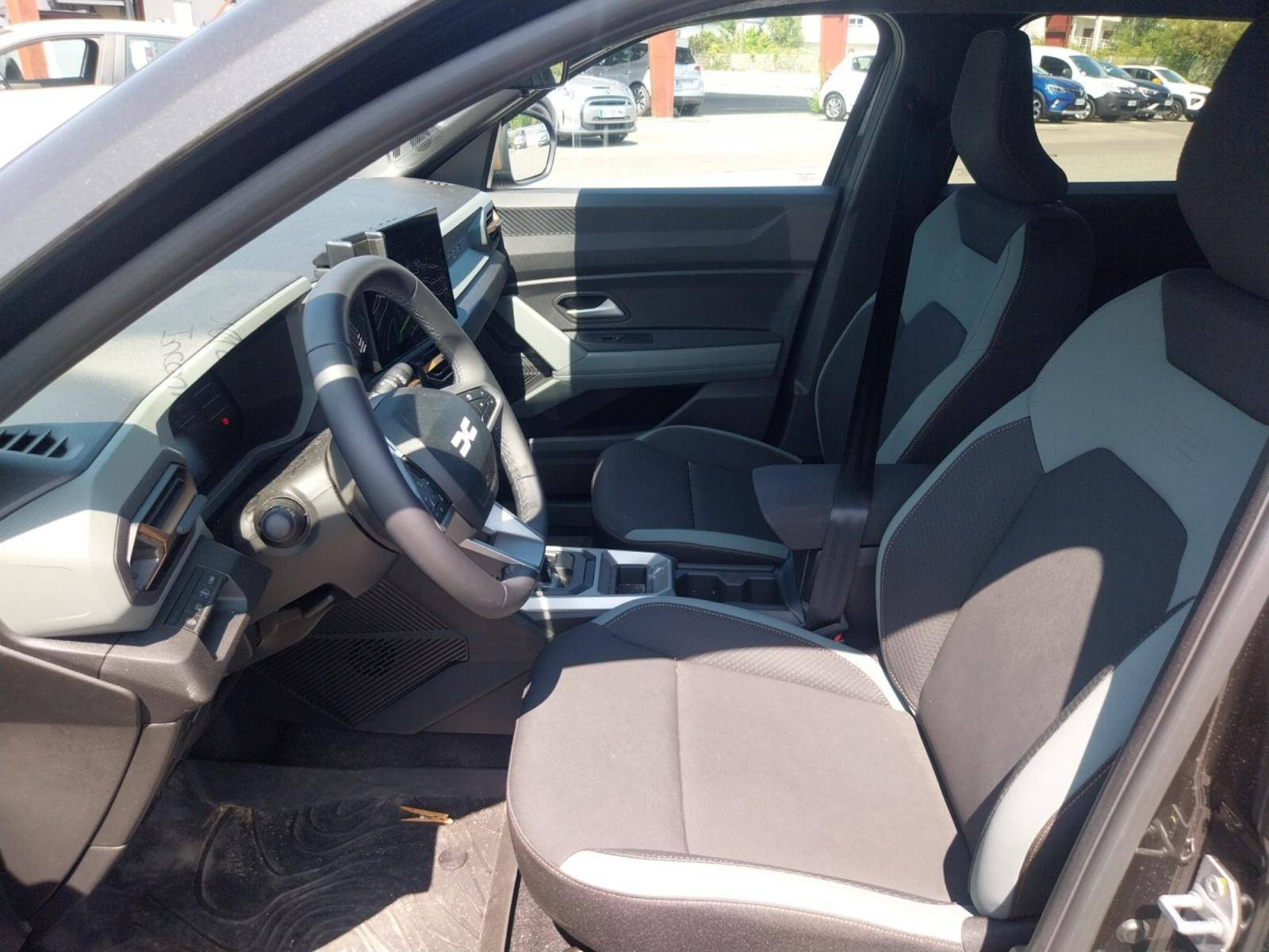 Vente en ligne Dacia Duster  Hybrid 155 au prix de 28 999 €