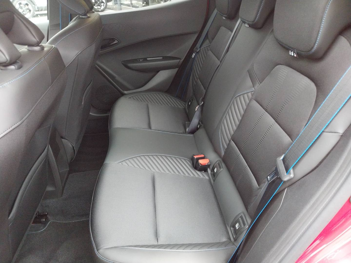 Vente en ligne Renault Clio 6 Clio E-Tech full hybrid 160 ch au prix de 29 790 €