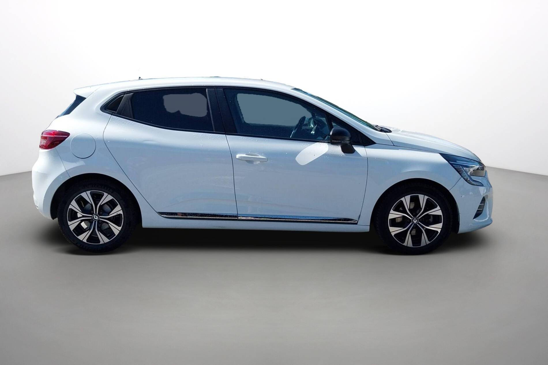 Vente en ligne Renault Clio 5 Clio E-Tech full hybrid 145 au prix de 13 991 €