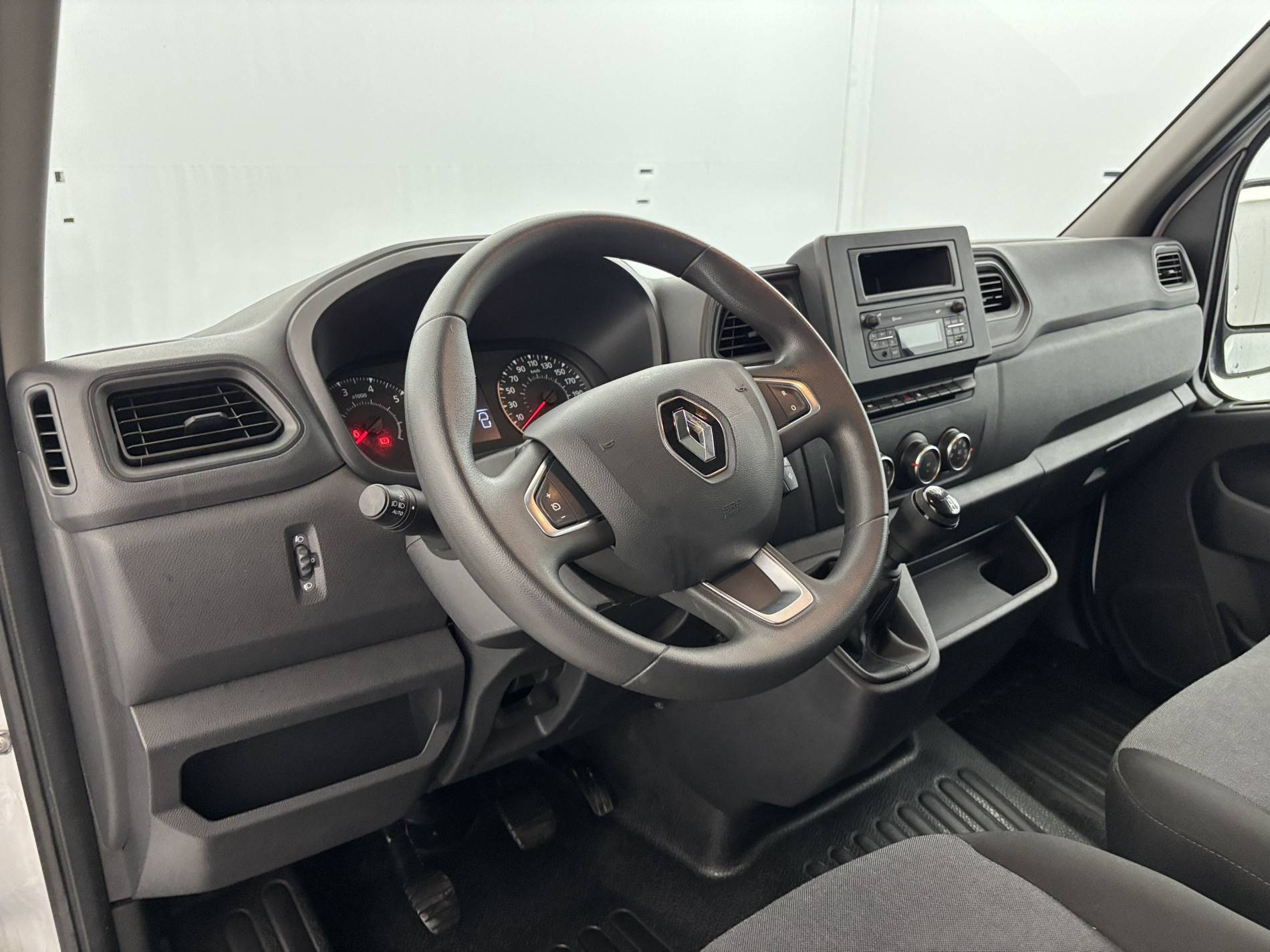 Vente en ligne Renault Master Fourgon MASTER FGN TRAC F3500 L2H2 BLUE DCI 135 au prix de 22 990 €