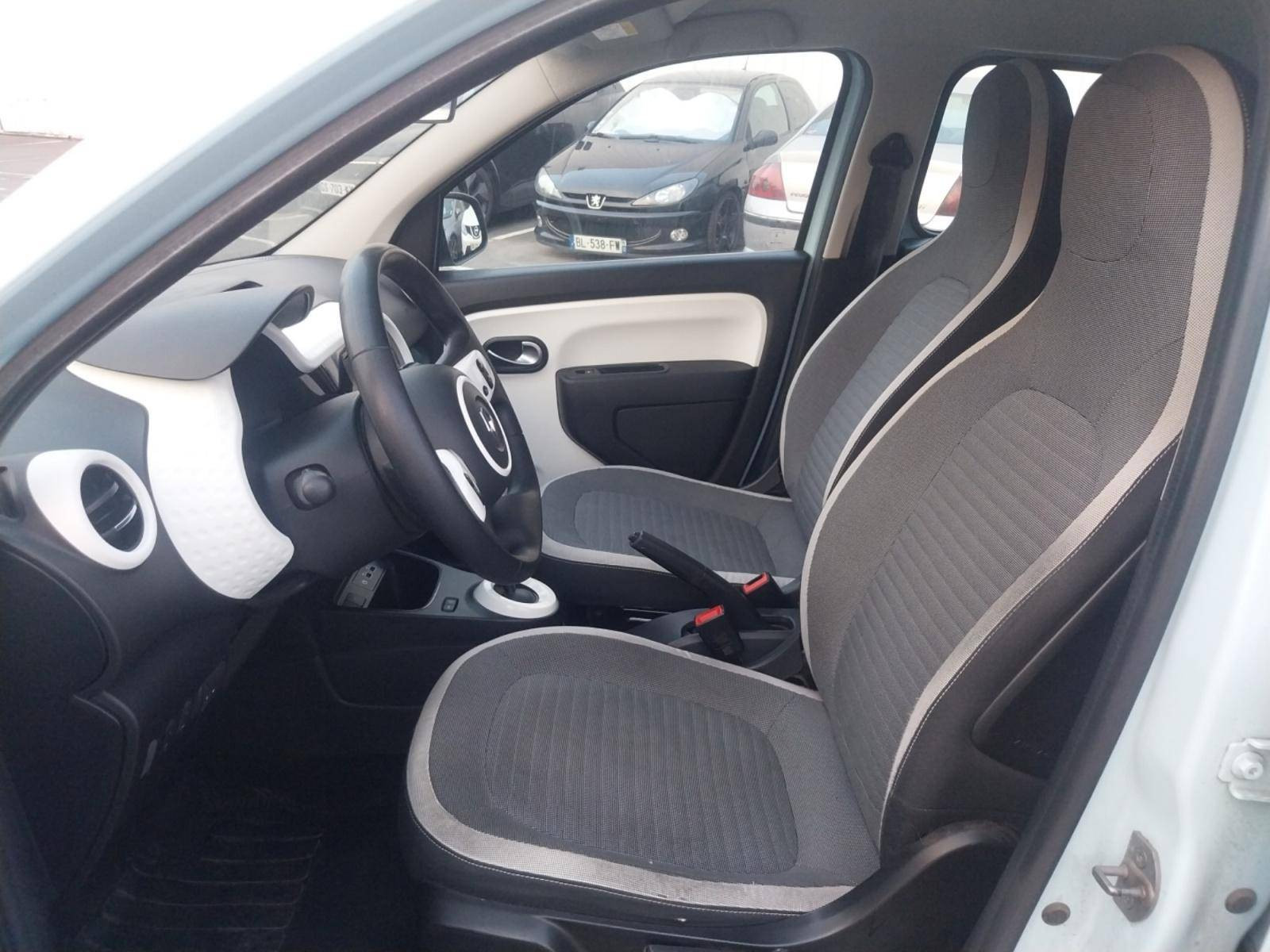 Vente en ligne Renault Twingo Electrique Twingo III E-Tech au prix de 12 990 €