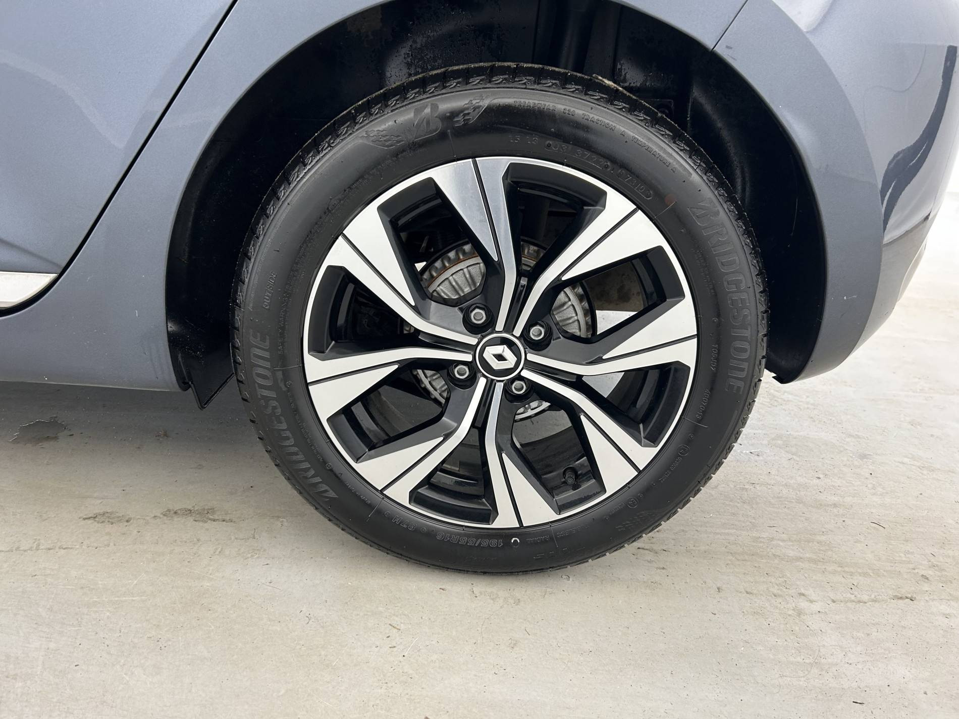 Vente en ligne Renault Clio 5 Clio TCe 90 - 21N au prix de 14 990 €