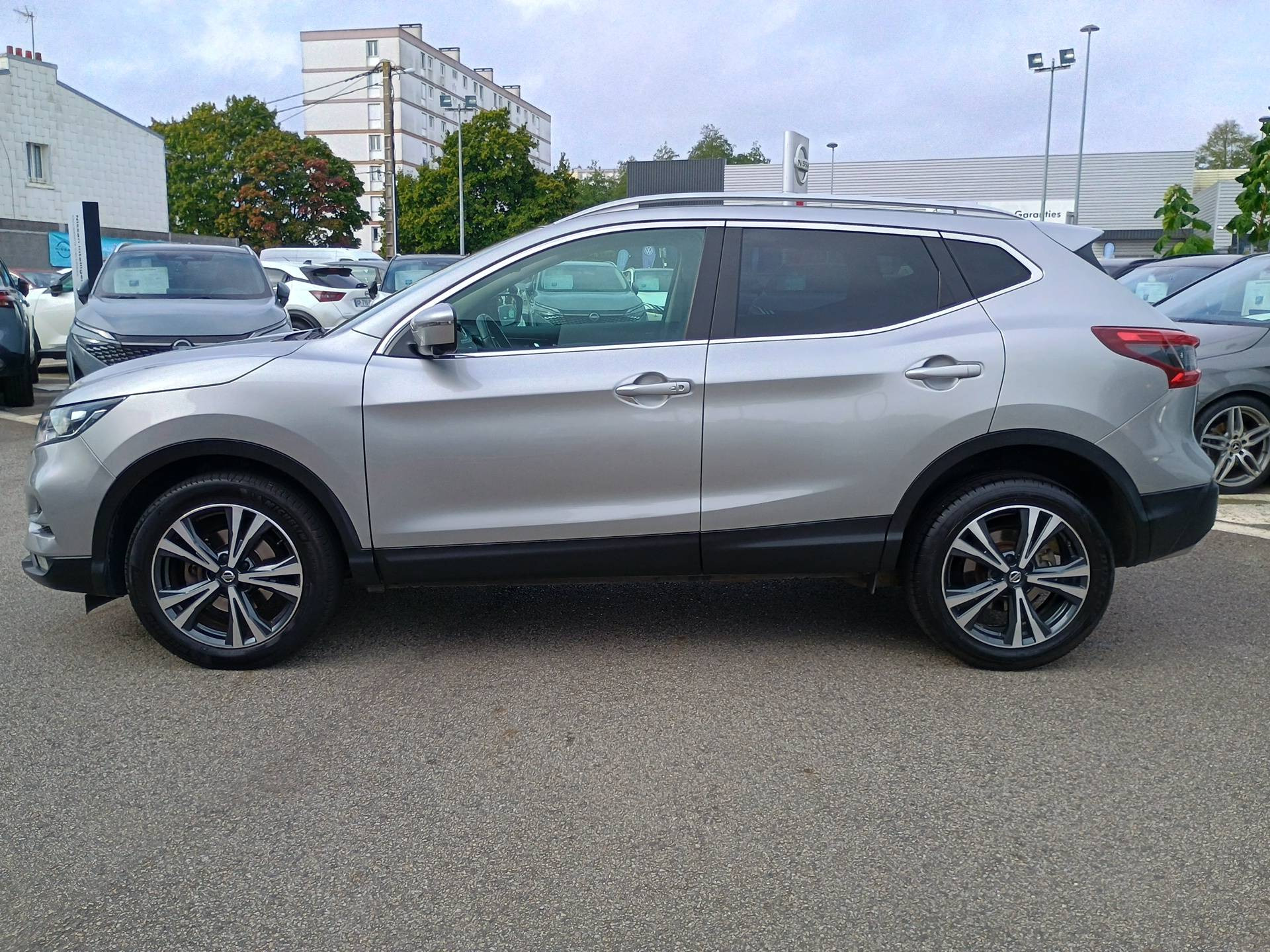 Vente en ligne Nissan Qashqai Qashqai 1.3 DIG-T 160 DCT au prix de 17 990 €
