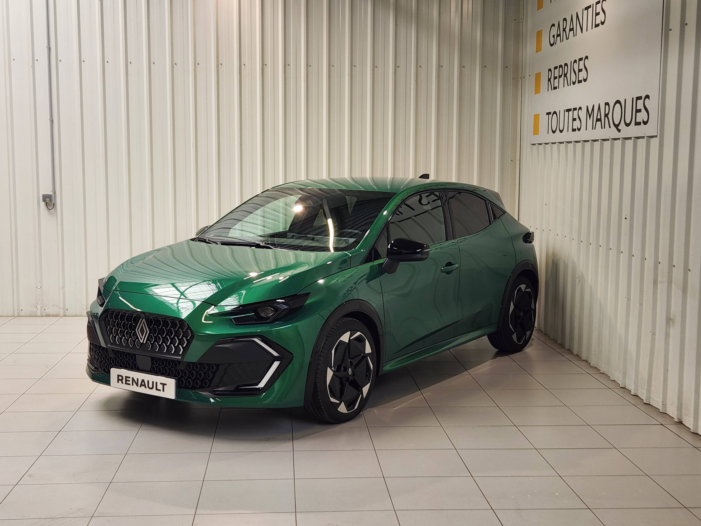 Renault Clio 6 Clio E-Tech full hybrid 160 ch occasion de 2026 en vente à Morlaix
