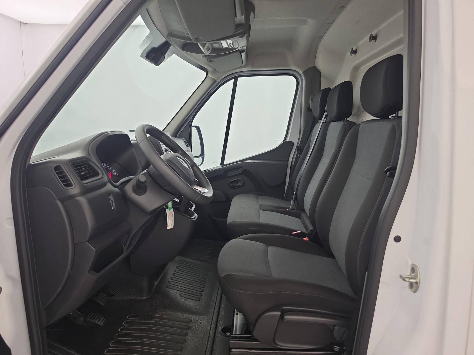 Vente en ligne Renault Master Fourgon MASTER FGN TRAC F3500 L3H3 BLUE DCI 135 au prix de 24 490 €