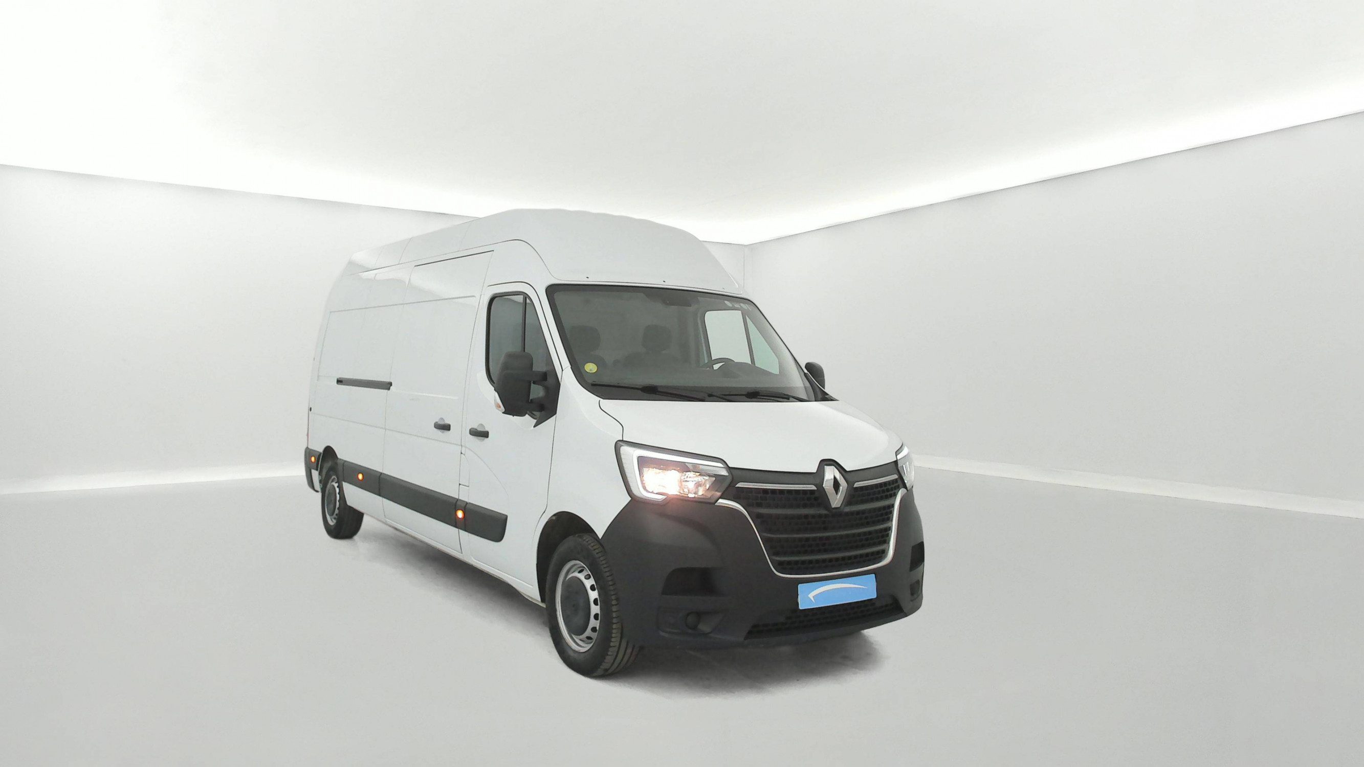 Vente en ligne Renault Master Fourgon MASTER FGN TRAC F3500 L3H3 BLUE DCI 135 au prix de 26 490 €