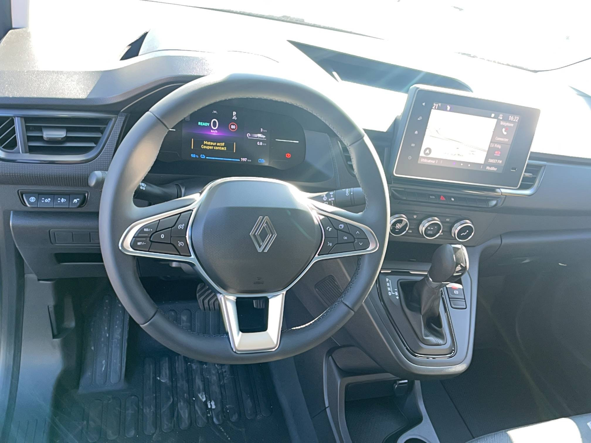 Vente en ligne Renault Kangoo Van E-Tech  FG TOLE L1 AC22/DC80 GSR2 au prix de 29 991 €