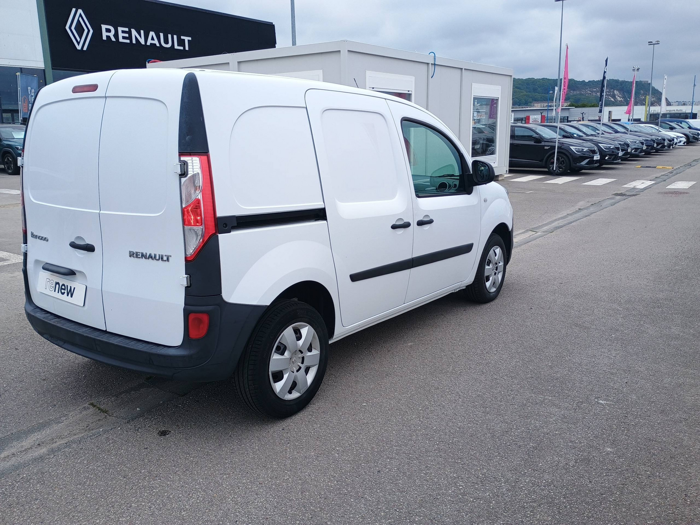 Vente en ligne Renault Kangoo Express  BLUE DCI 80 au prix de 12 290 €