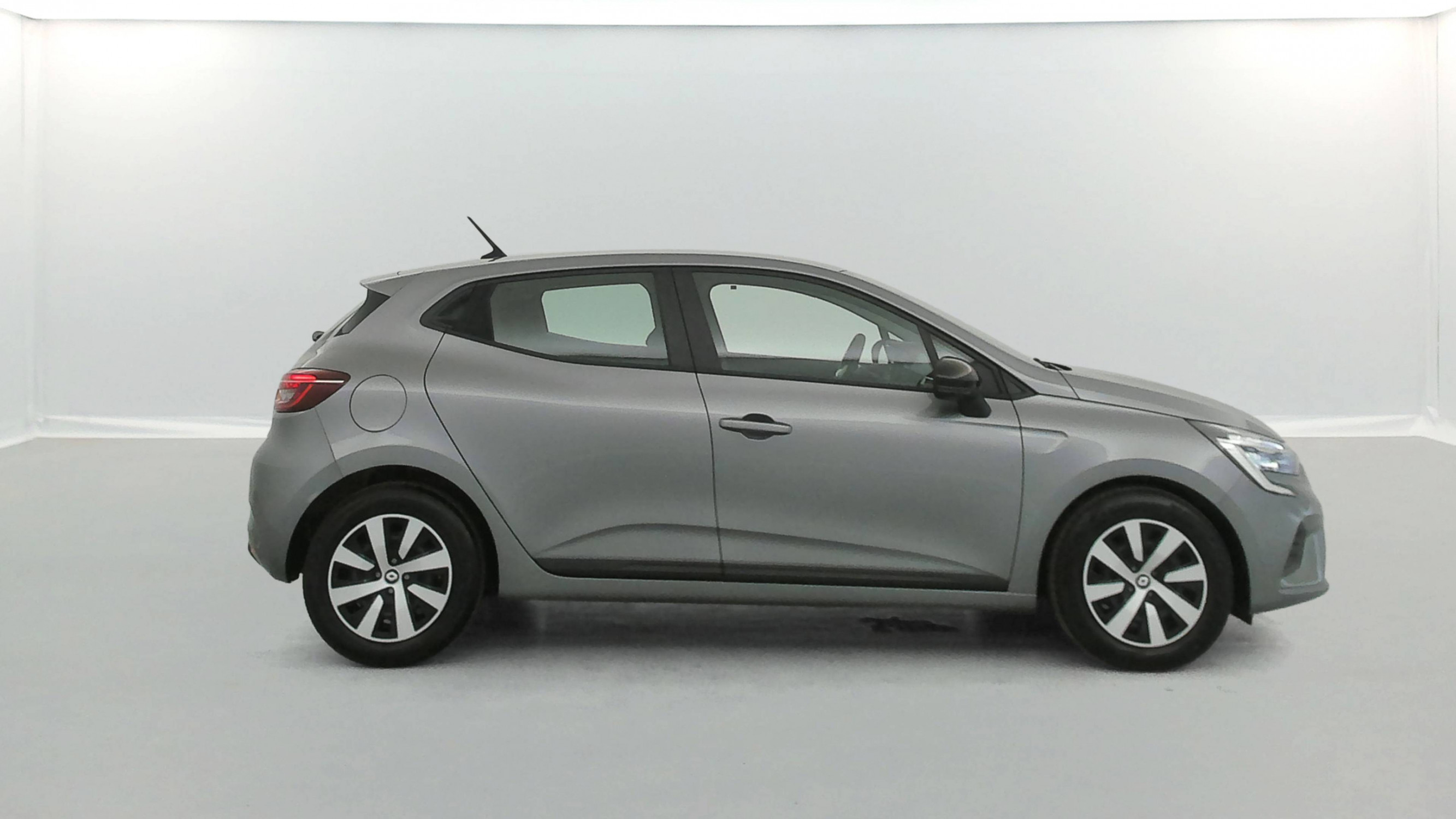 Vente en ligne Renault Clio 5 Clio TCe 90 au prix de 14 790 €