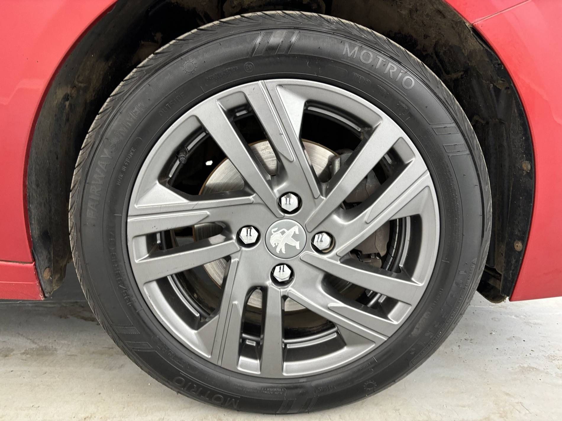 Vente en ligne Peugeot 208  BlueHDi 100 S&S BVM6 au prix de 13 790 €