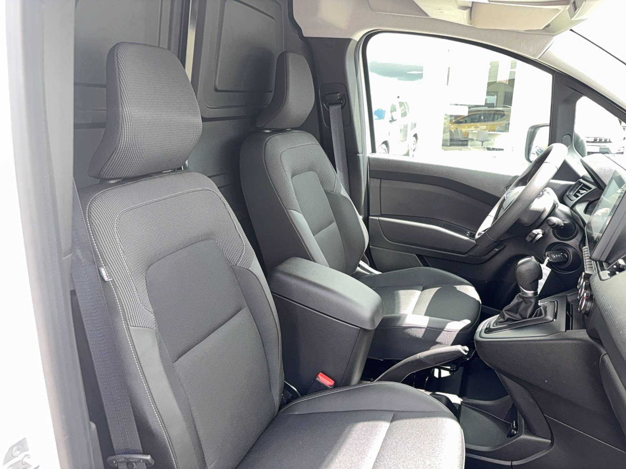 Vente en ligne Renault Kangoo Van  FG TOLE DCI 95 L1 AUTO au prix de 24 990 €