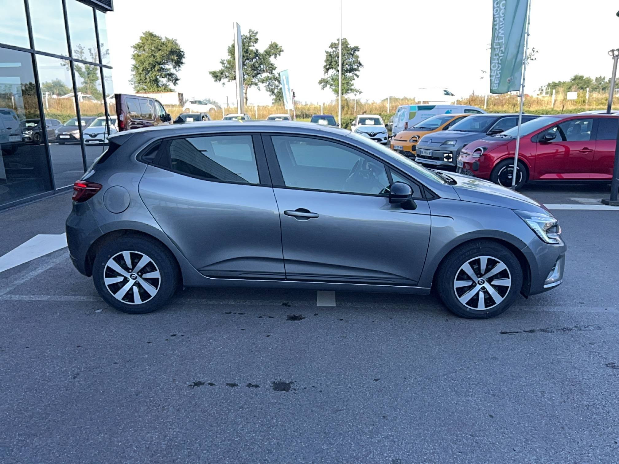 Vente en ligne Renault Clio 5 Clio TCe 90 au prix de 14 290 €
