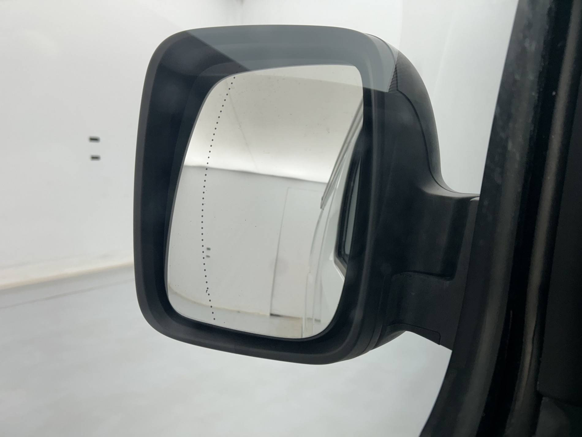 Vente en ligne Renault Trafic 3 Fourgon TRAFIC FGN L1H1 2800 KG BLUE DCI 110 au prix de 18 990 €