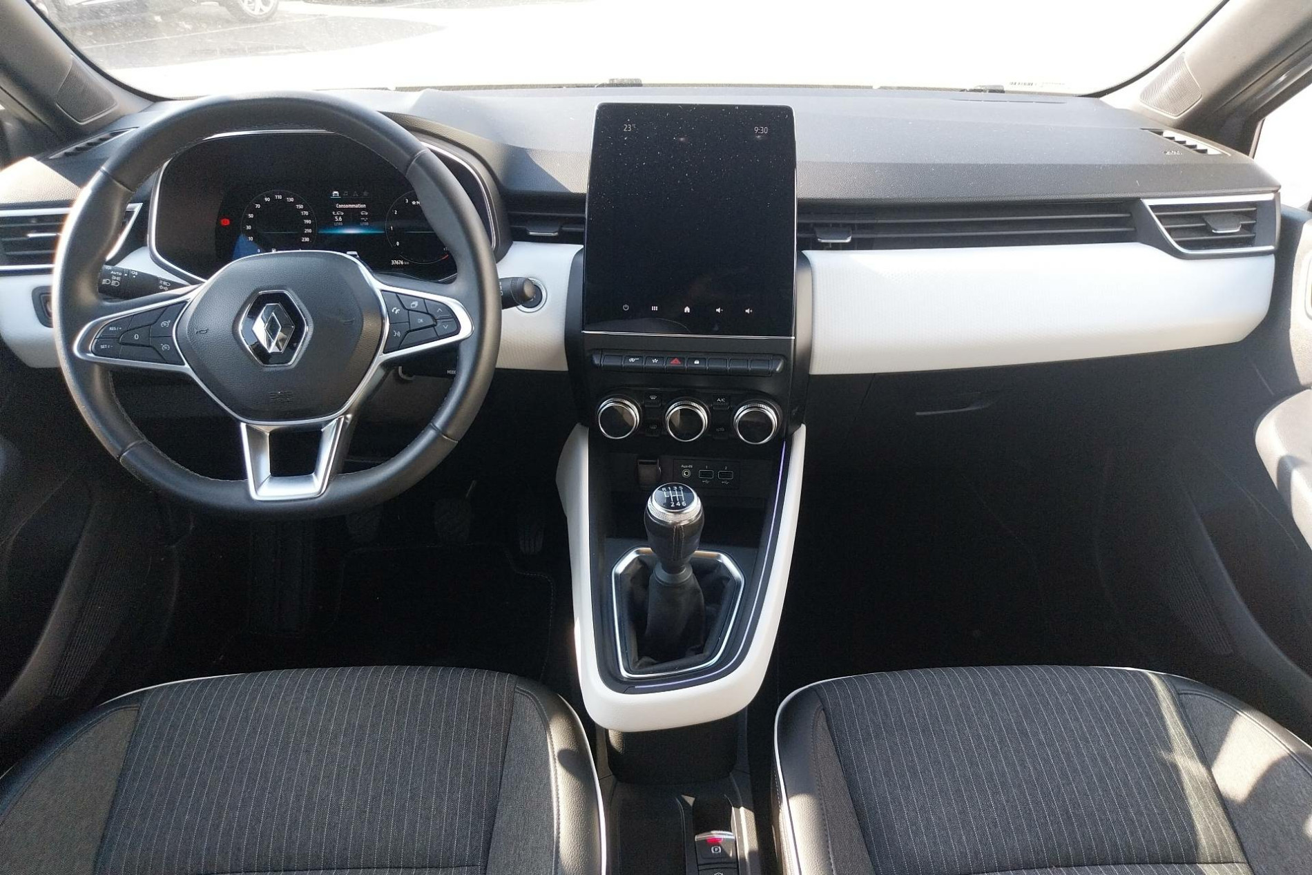 Vente en ligne Renault Clio 5 Clio TCe 90 au prix de 14 780 €