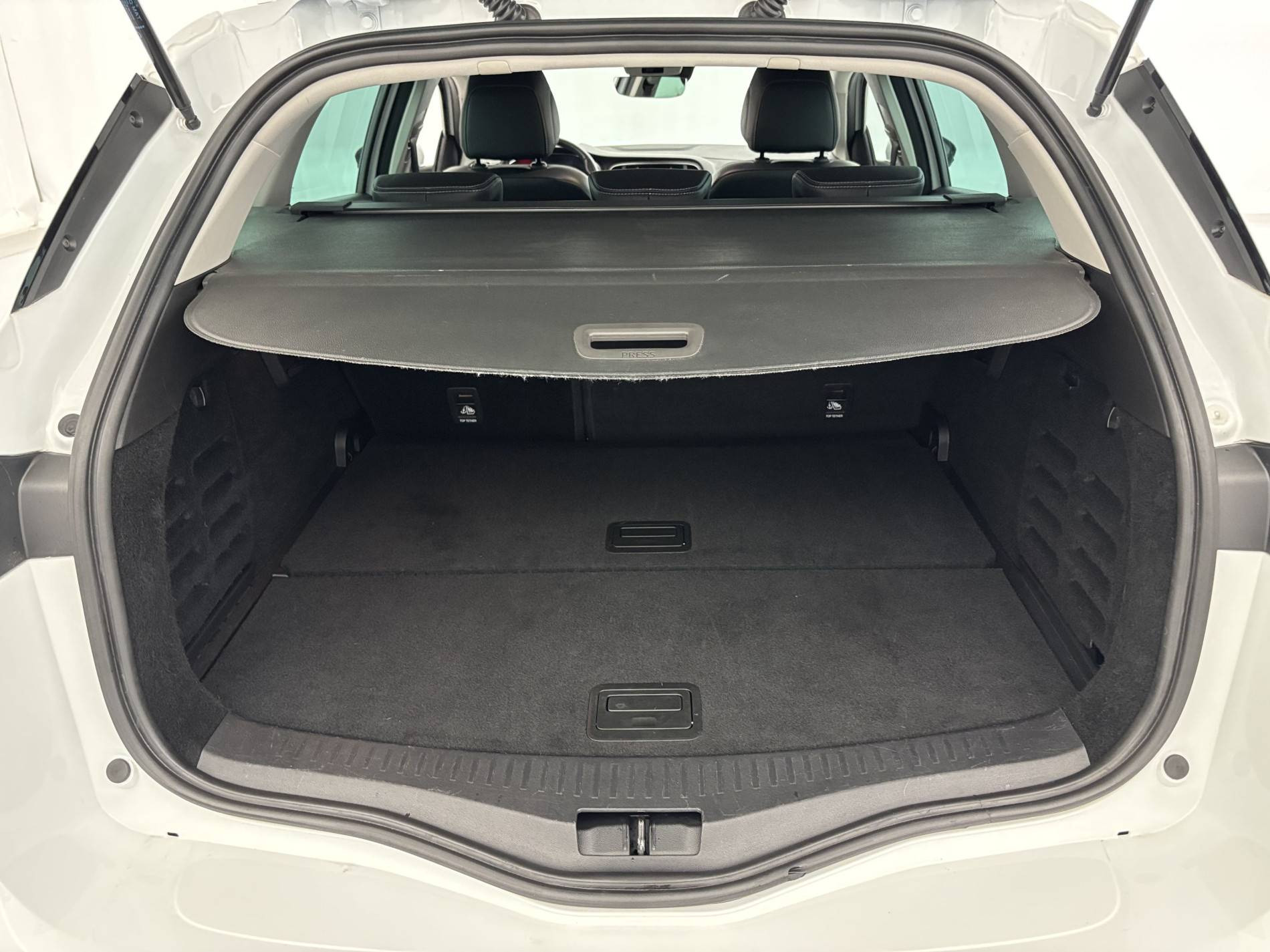 Vente en ligne Renault Megane 4 Estate  Blue dCi 115 EDC au prix de 18 450 €